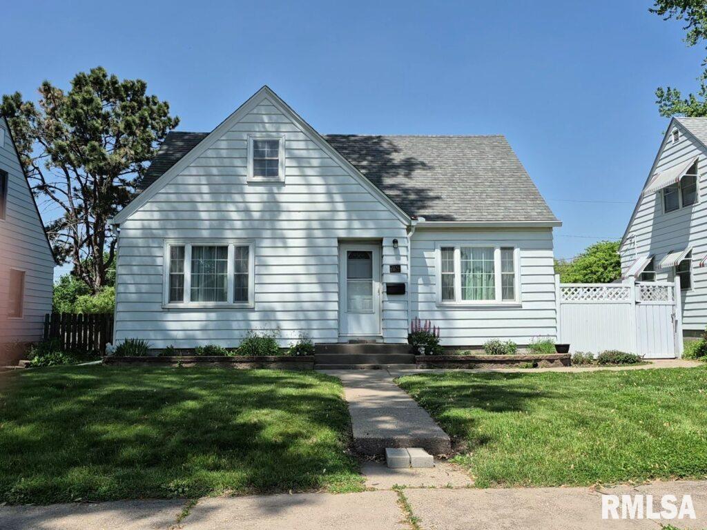 2124 E Lombard Street, Davenport, Iowa image 1