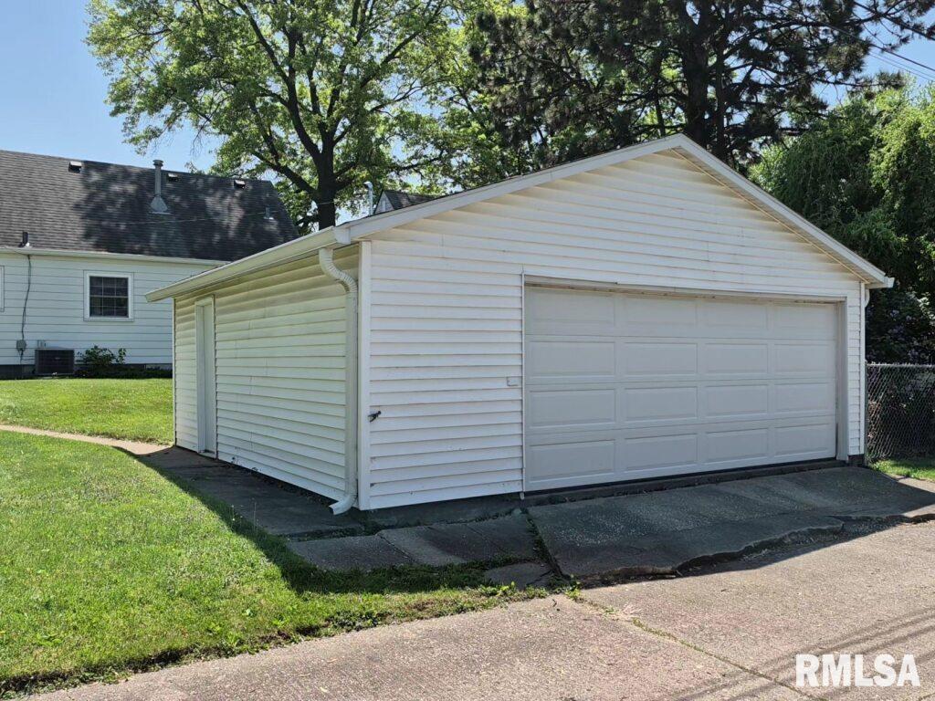 2124 E Lombard Street, Davenport, Iowa image 19
