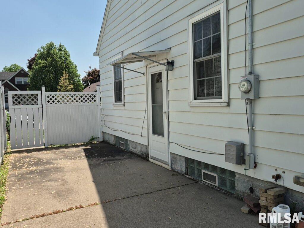 2124 E Lombard Street, Davenport, Iowa image 14