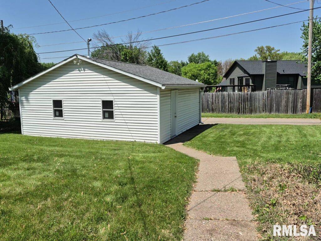 2124 E Lombard Street, Davenport, Iowa image 18