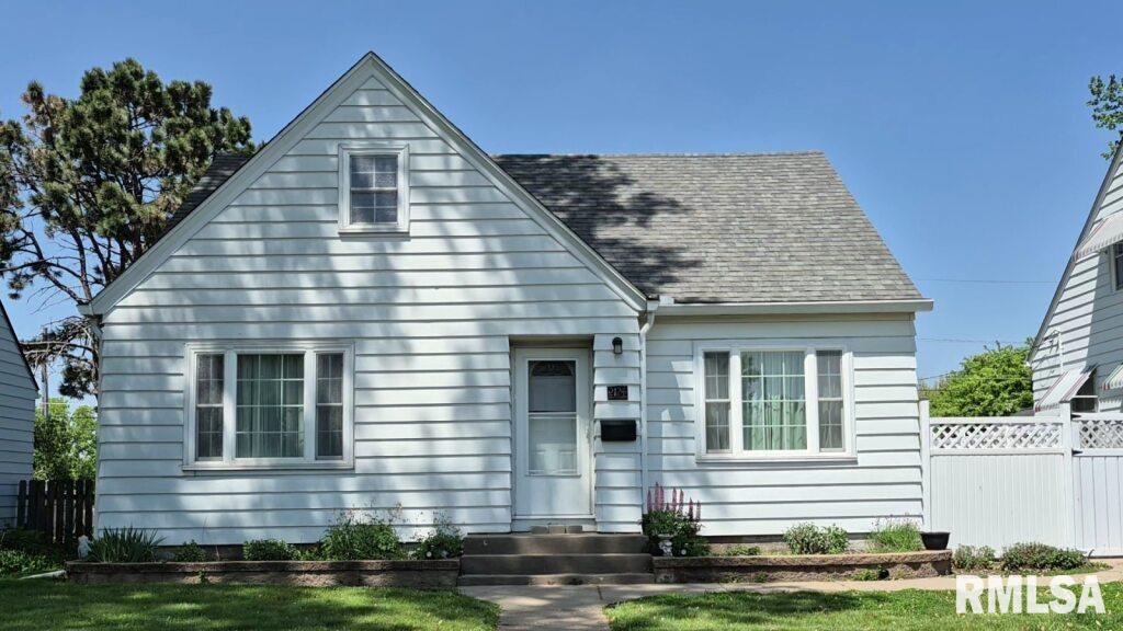 2124 E Lombard Street, Davenport, Iowa image 2