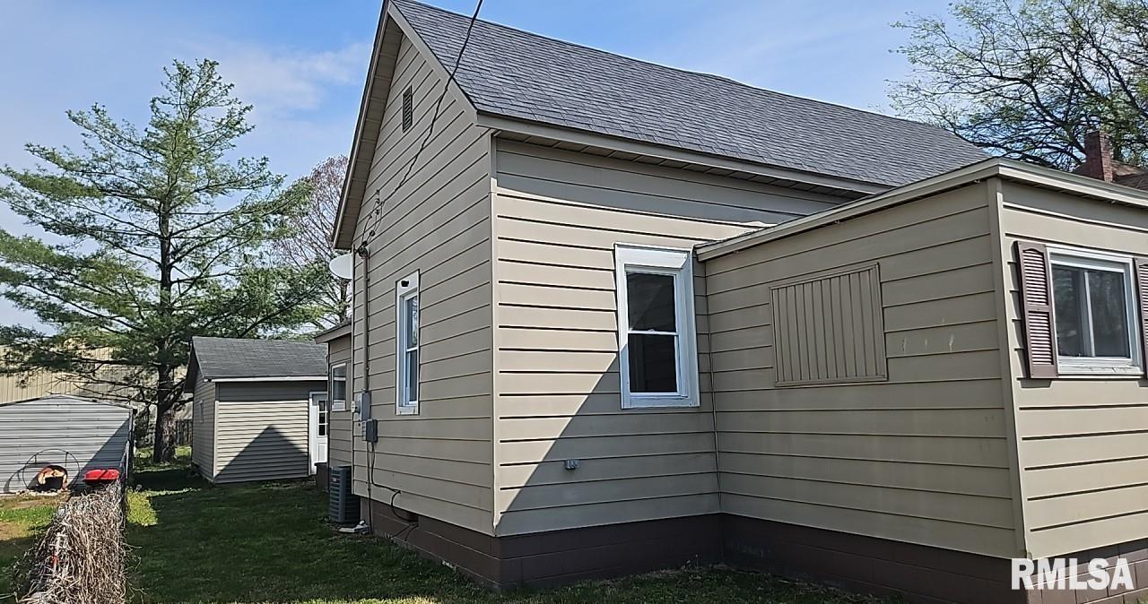 318 W Raymond Street, Harrisburg, Illinois image 3