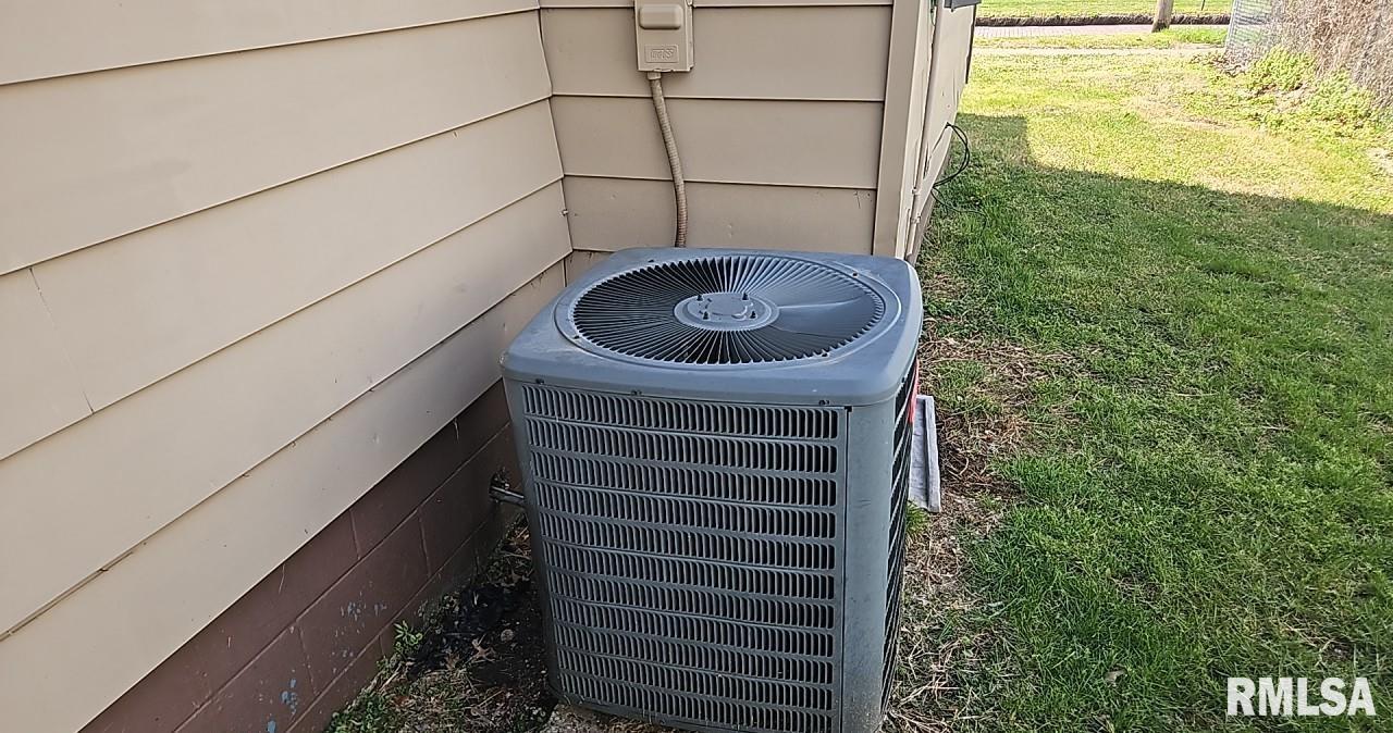 318 W Raymond Street, Harrisburg, Illinois image 6