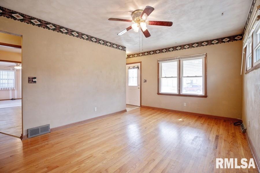 2212 25th Street, Rock Island, Illinois image 3