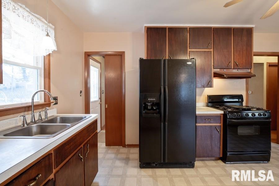 2212 25th Street, Rock Island, Illinois image 5
