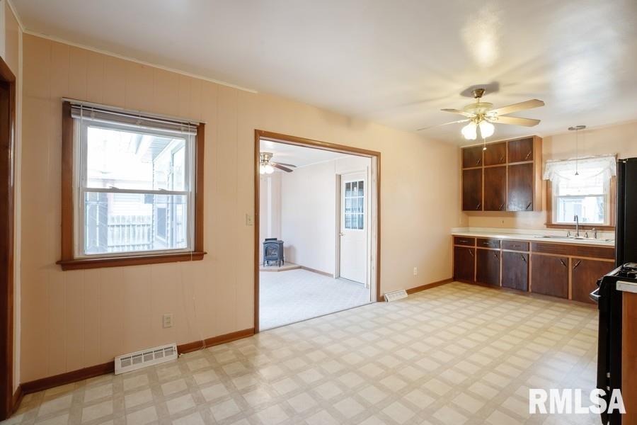 2212 25th Street, Rock Island, Illinois image 7