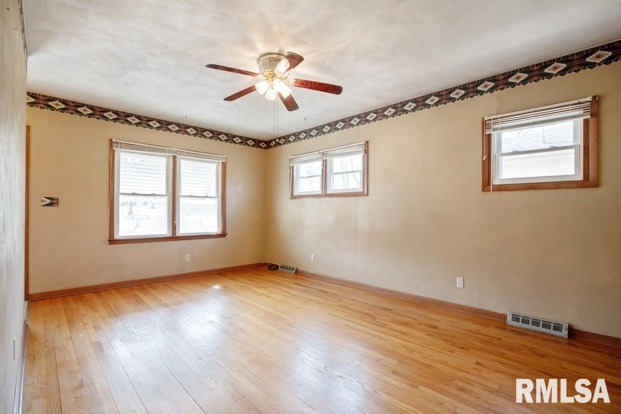 2212 25th Street, Rock Island, Illinois image 4