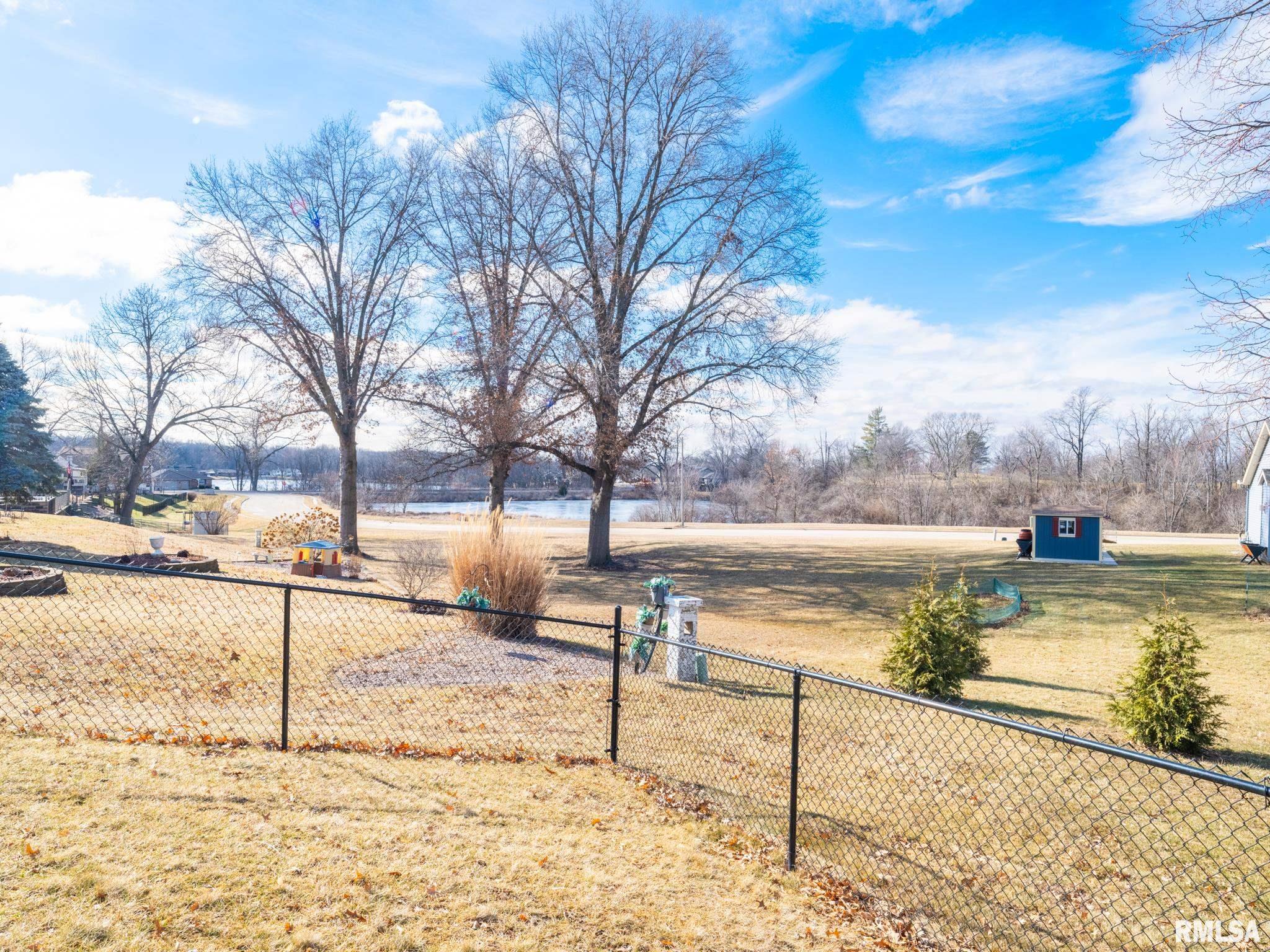 1911 Highwood Avenue, Pekin, Illinois image 3