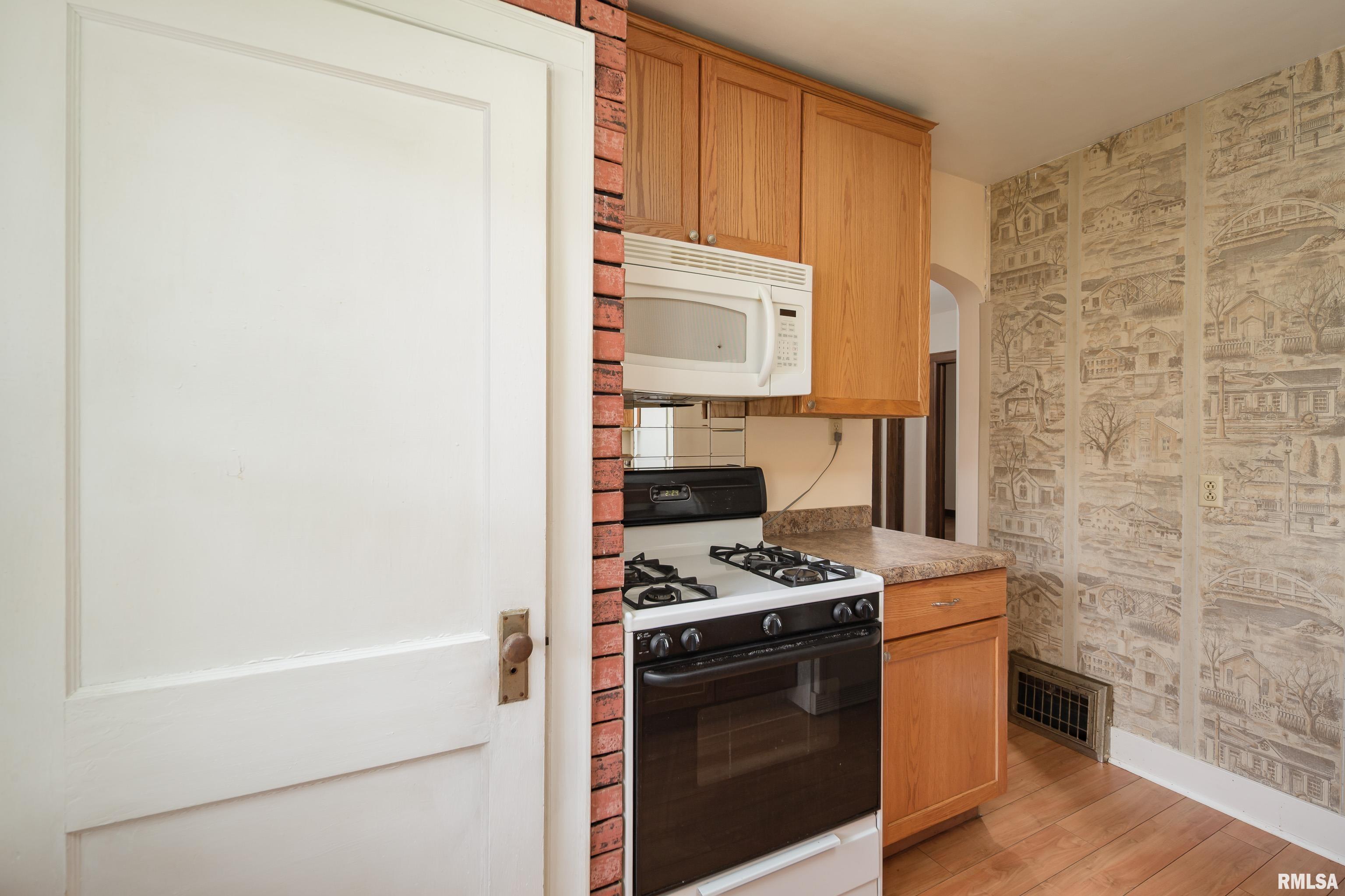 815 Esplanade Avenue, Davenport, Iowa image 13