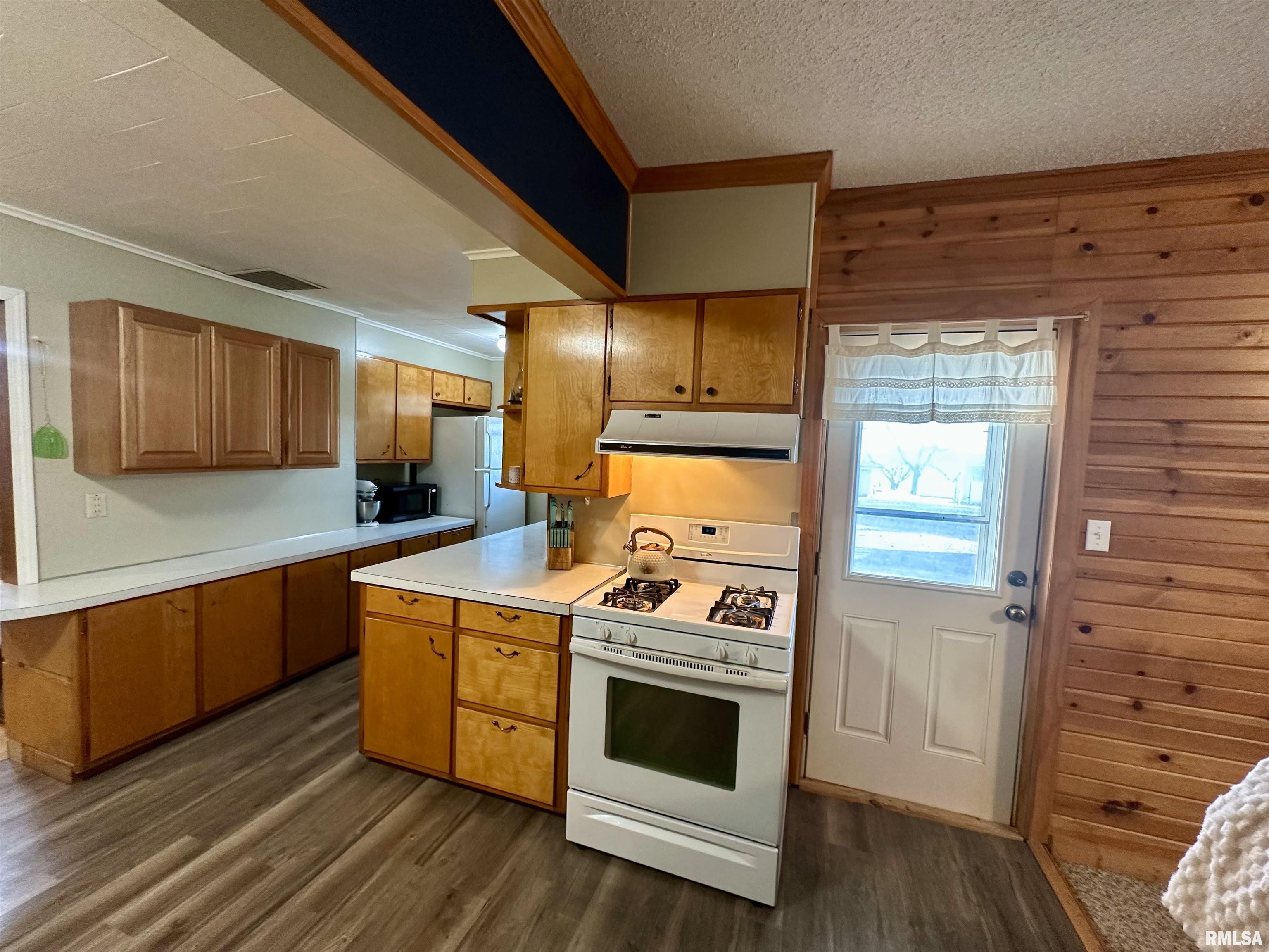 210 Ferry Road, Miles, Iowa image 7