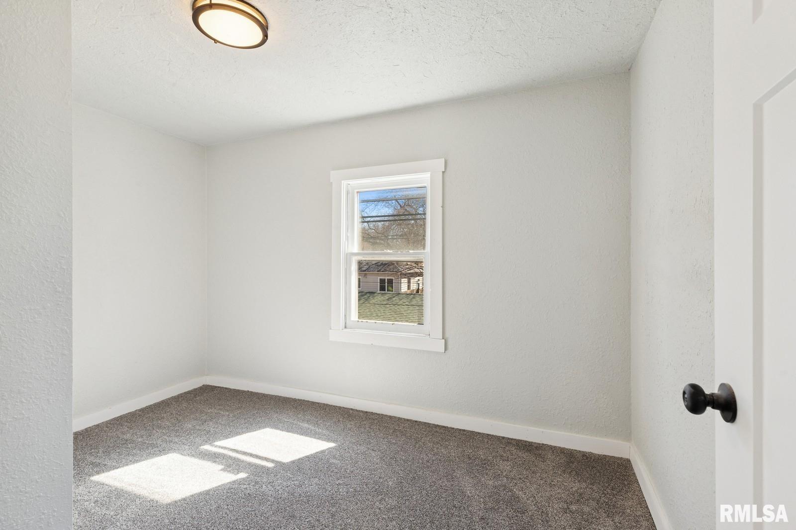 2503 Bellevue Avenue, Bettendorf, Iowa image 23