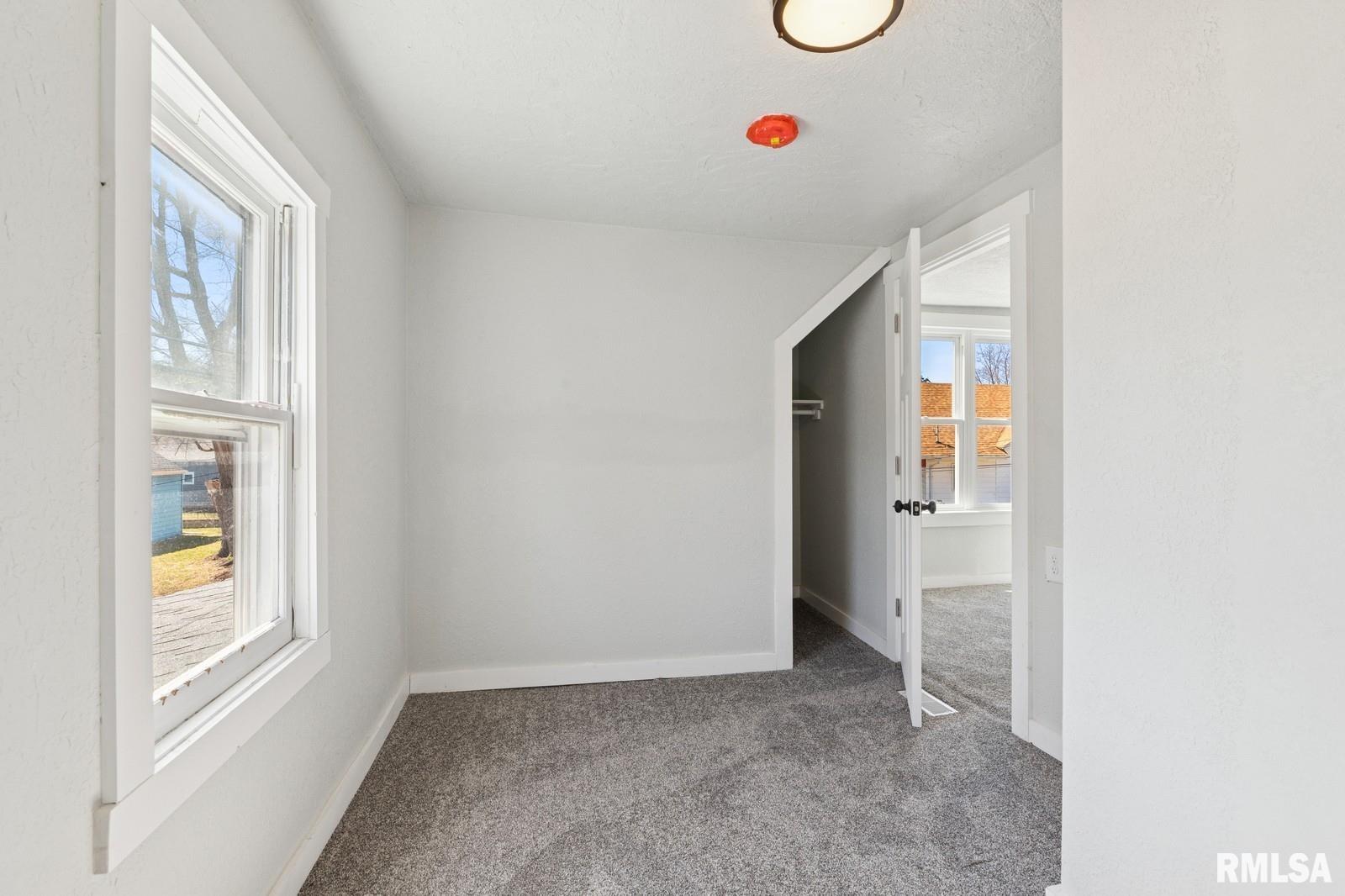 2503 Bellevue Avenue, Bettendorf, Iowa image 24