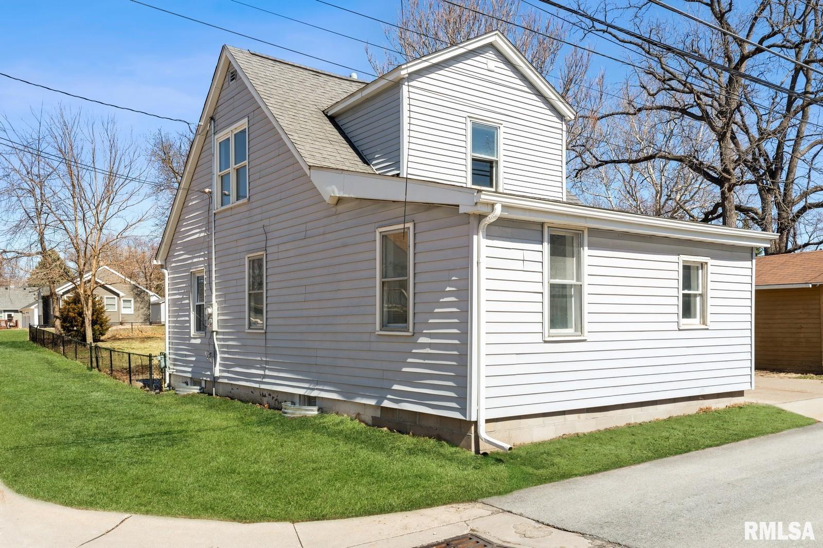 2503 Bellevue Avenue, Bettendorf, Iowa image 30
