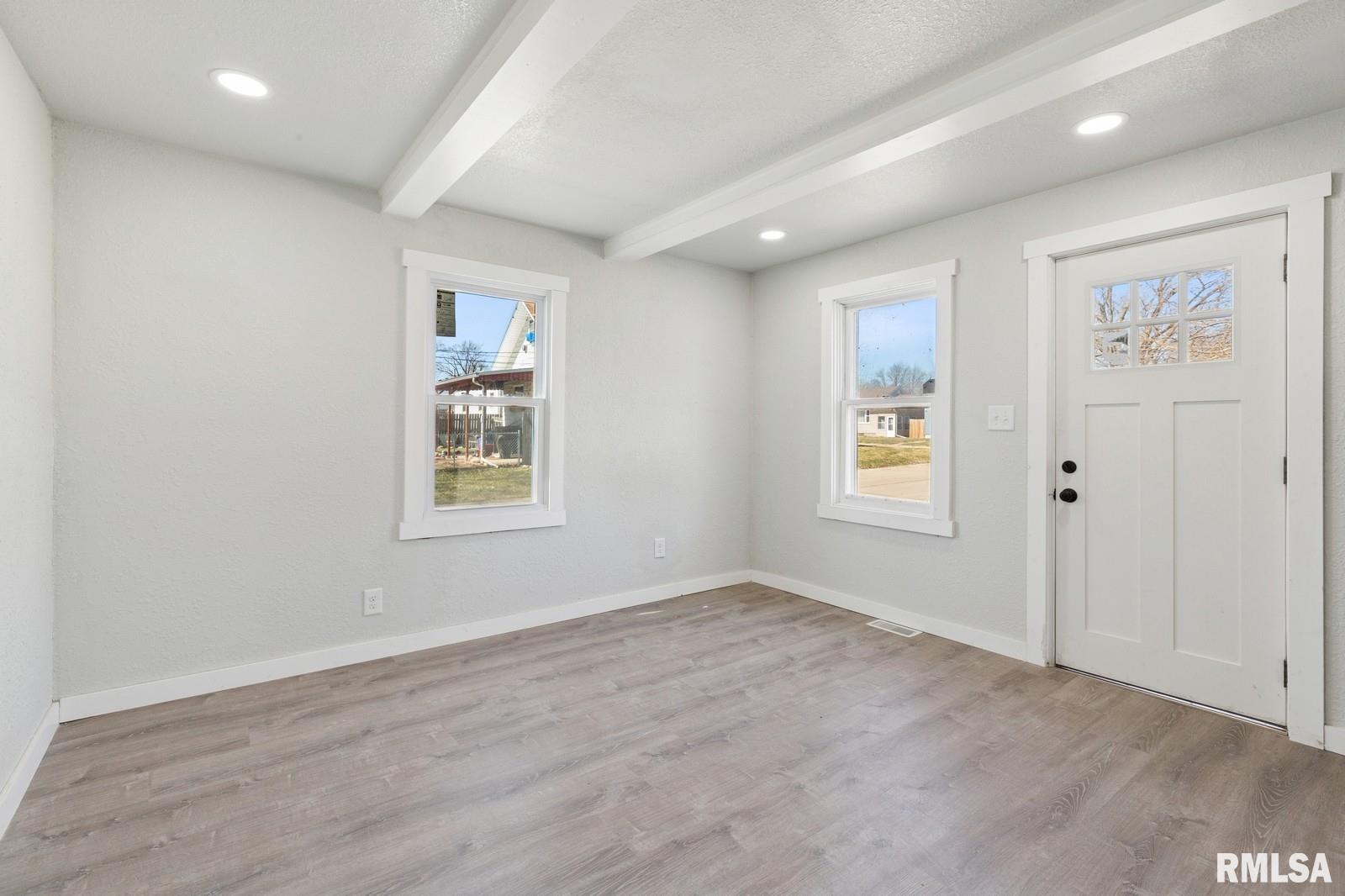2503 Bellevue Avenue, Bettendorf, Iowa image 3
