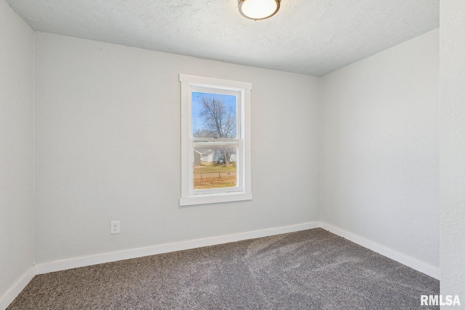 2503 Bellevue Avenue, Bettendorf, Iowa image 22
