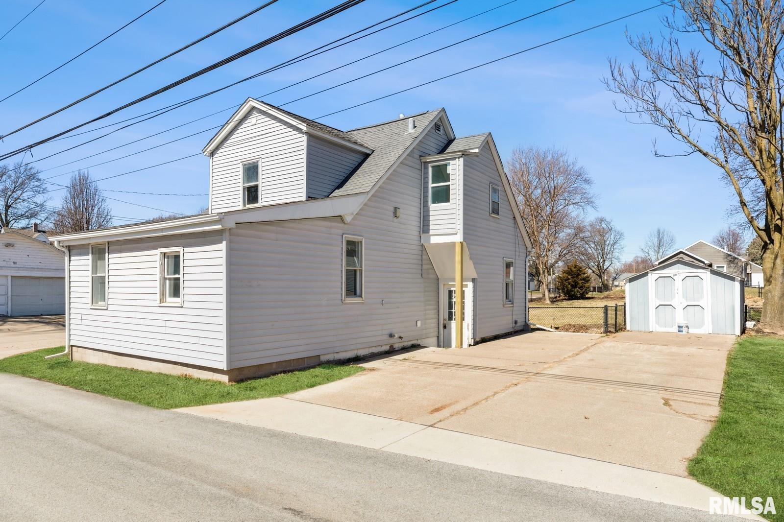 2503 Bellevue Avenue, Bettendorf, Iowa image 29
