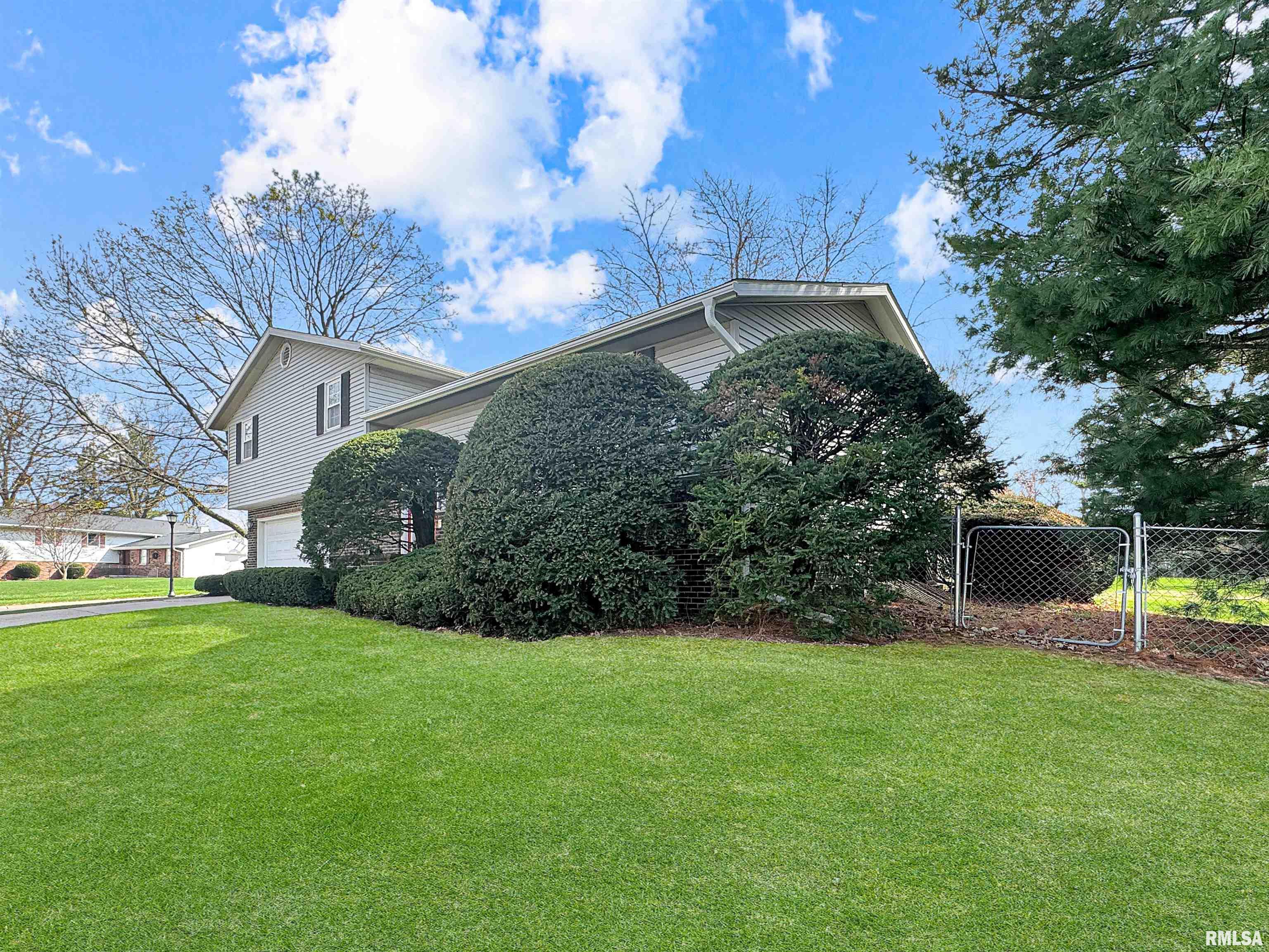 4602 W Lynnhurst Drive, Peoria, Illinois image 3