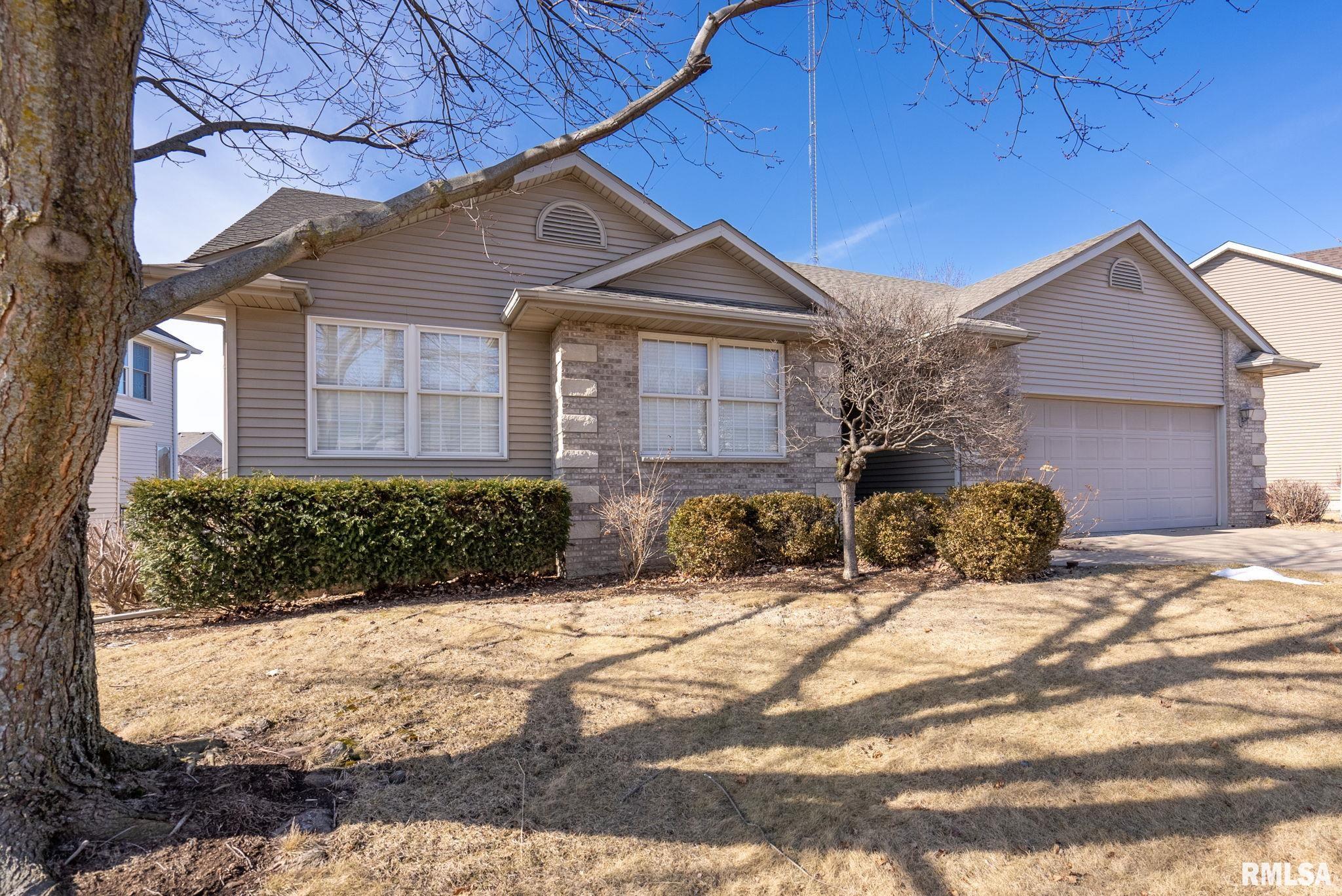 2056 Plum Tree Road, Bettendorf, Iowa image 3