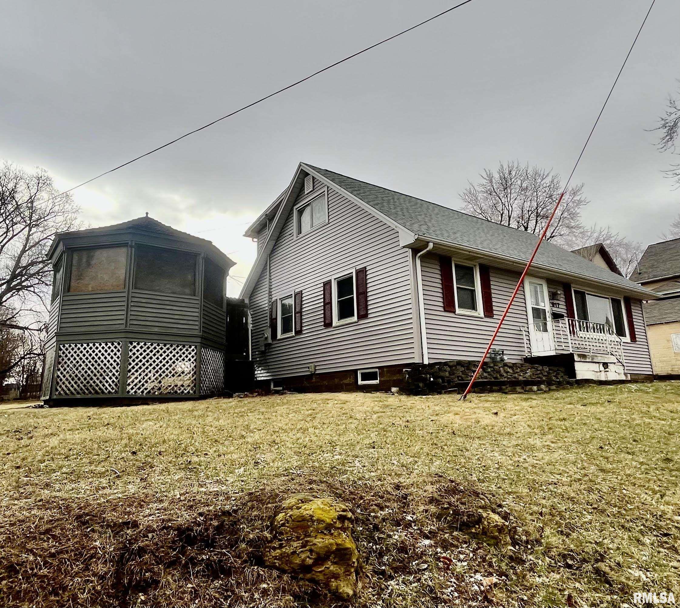 917 S 8th Street, Clinton, Iowa image 3