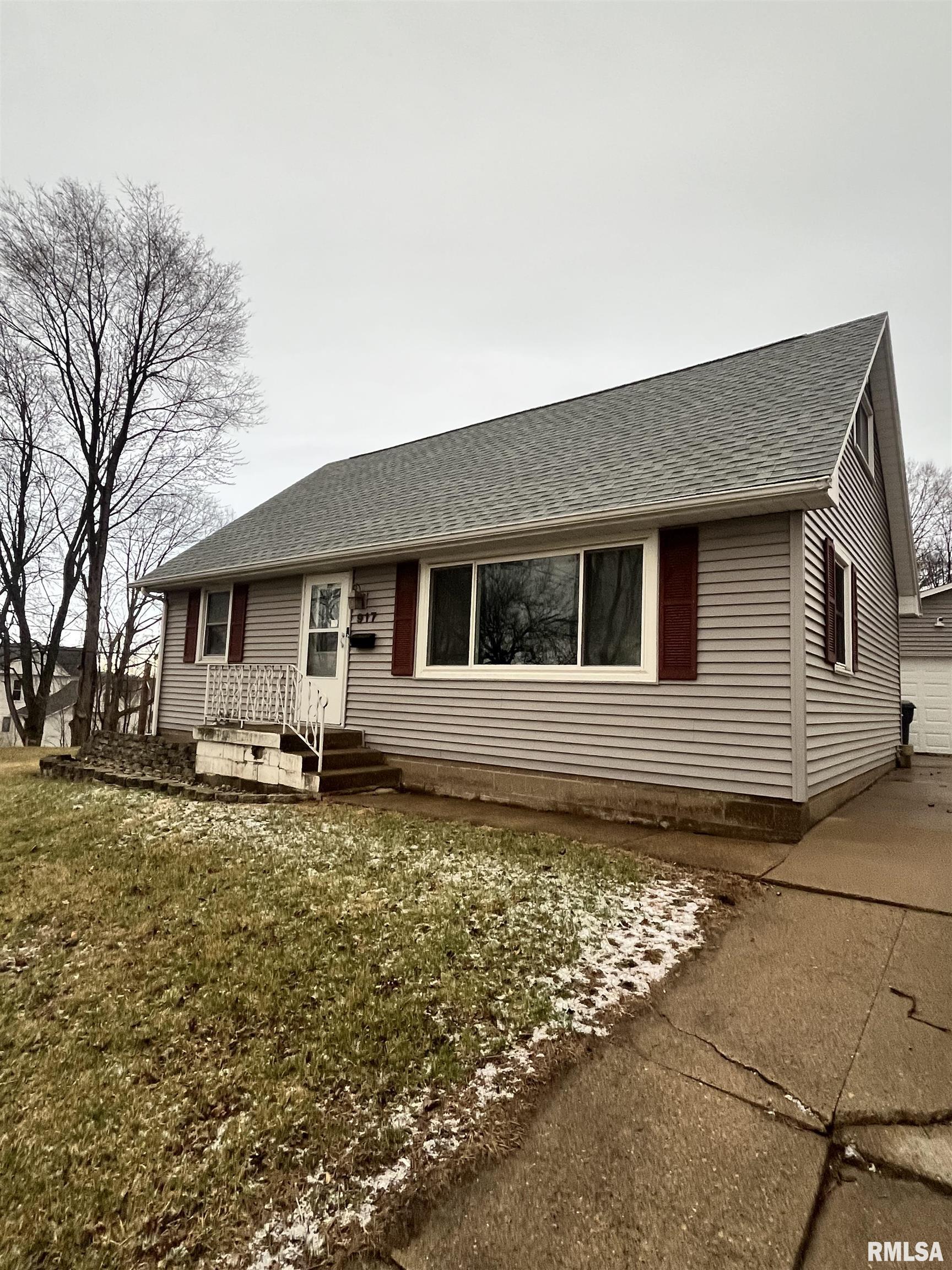 917 S 8th Street, Clinton, Iowa image 2