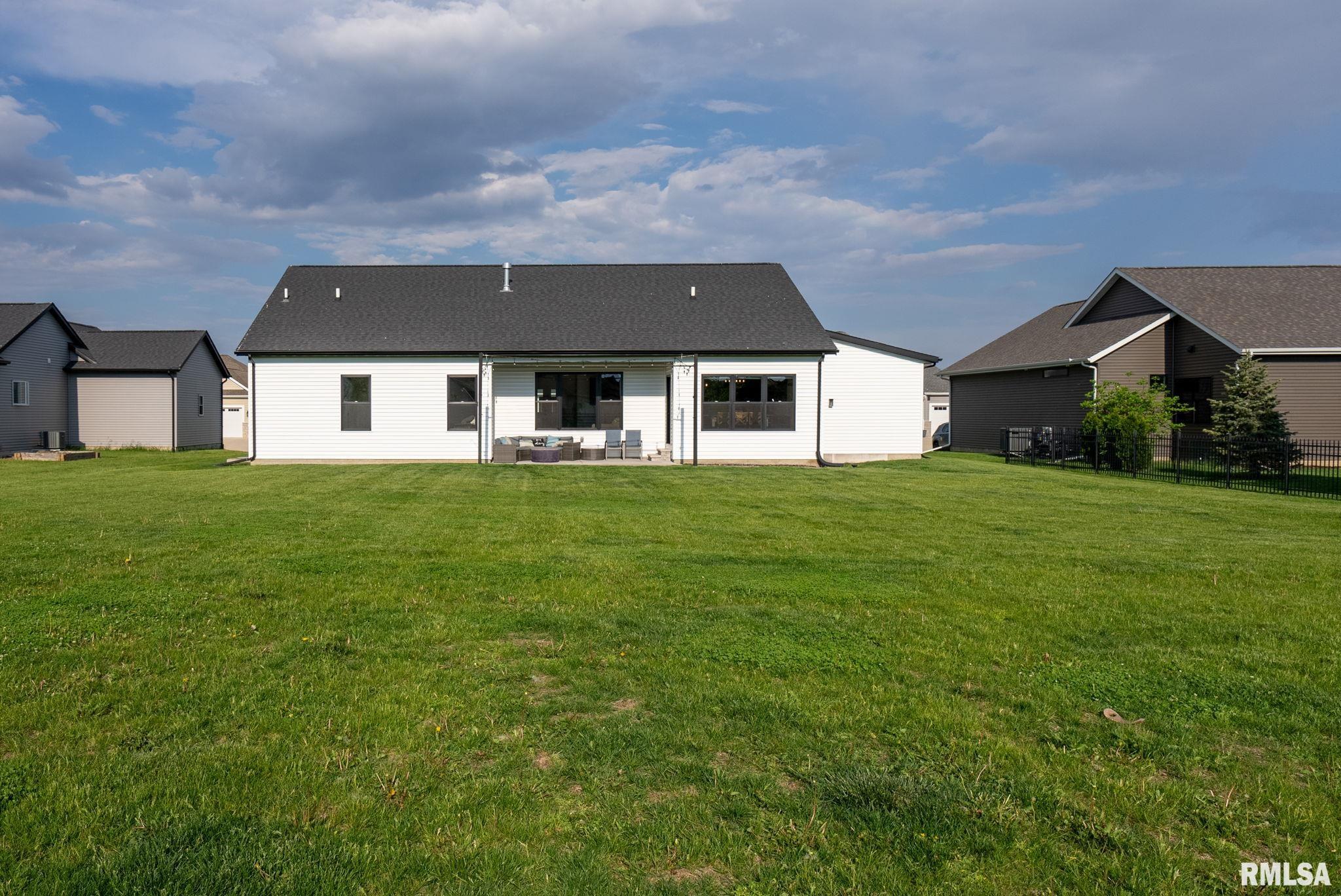 5816 Willmeyer Drive, Bettendorf, Iowa image 45