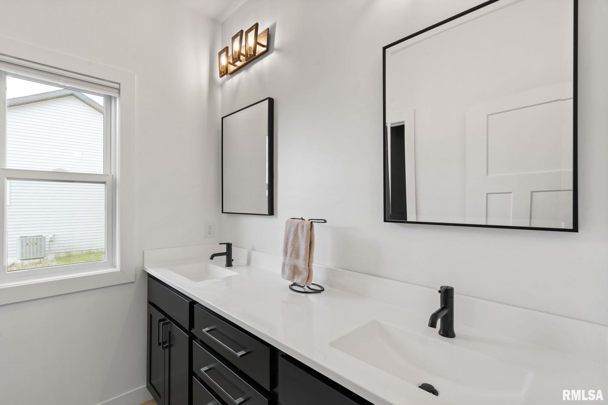 5816 Willmeyer Drive, Bettendorf, Iowa image 30