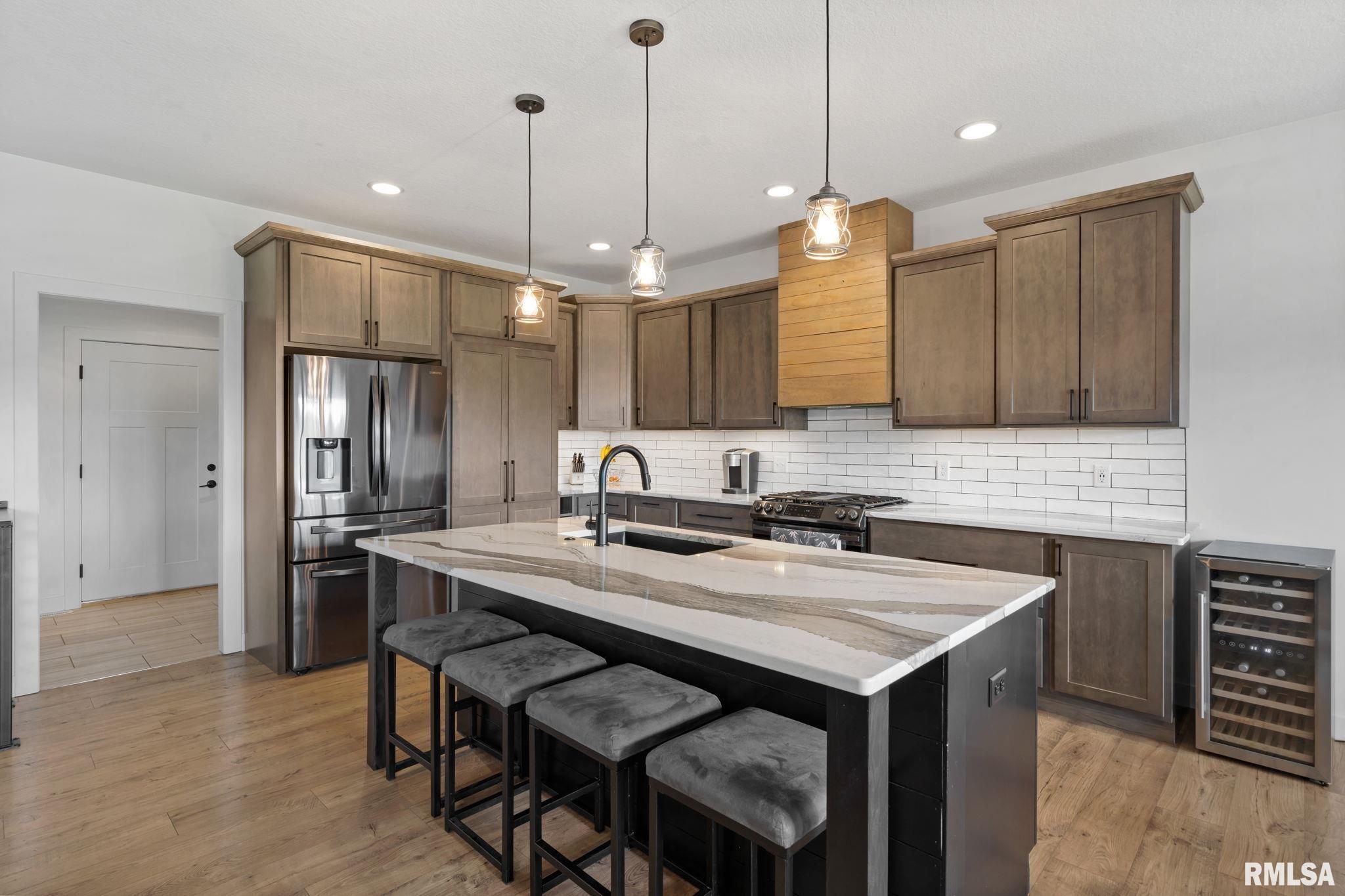 5816 Willmeyer Drive, Bettendorf, Iowa image 9