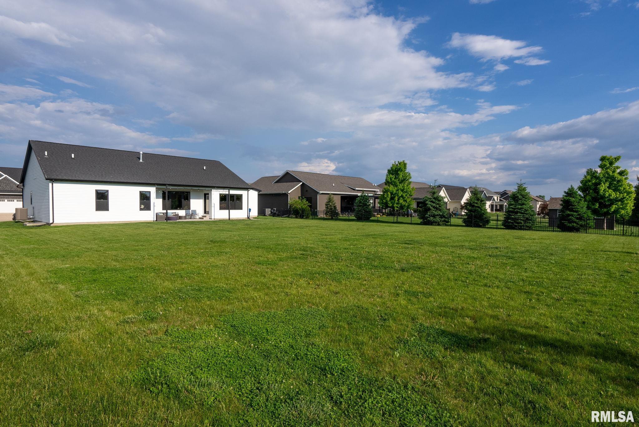 5816 Willmeyer Drive, Bettendorf, Iowa image 43