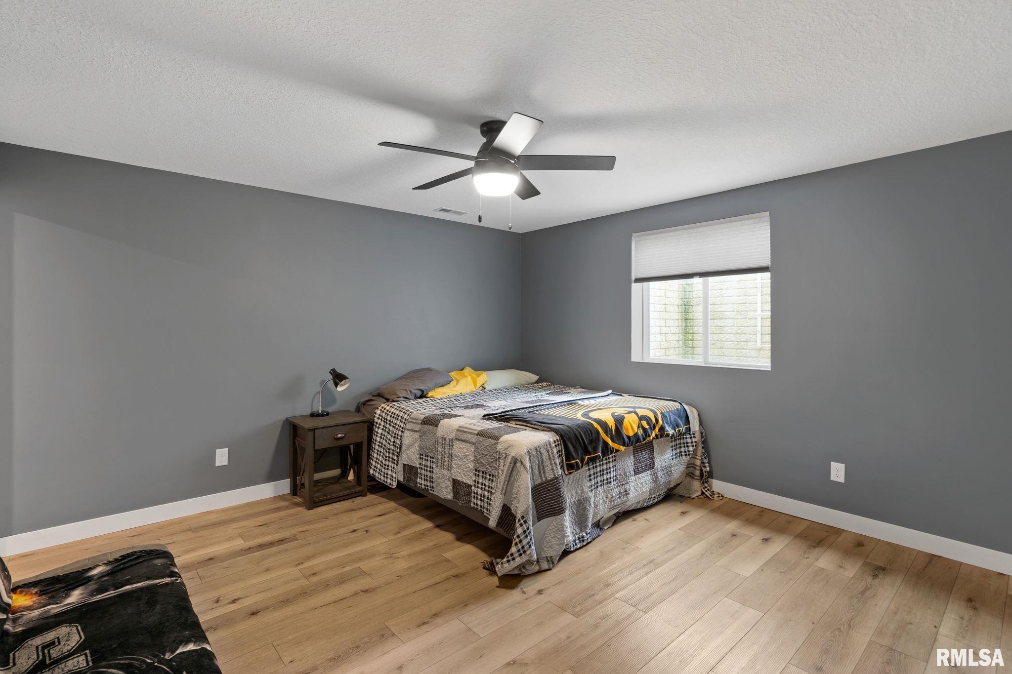 5816 Willmeyer Drive, Bettendorf, Iowa image 38