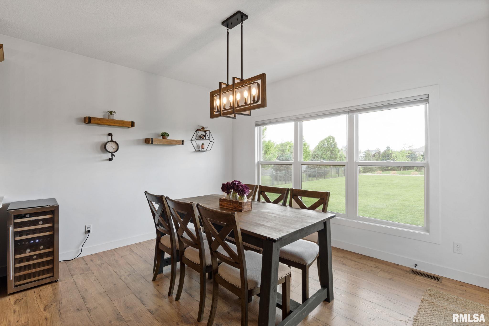 5816 Willmeyer Drive, Bettendorf, Iowa image 16