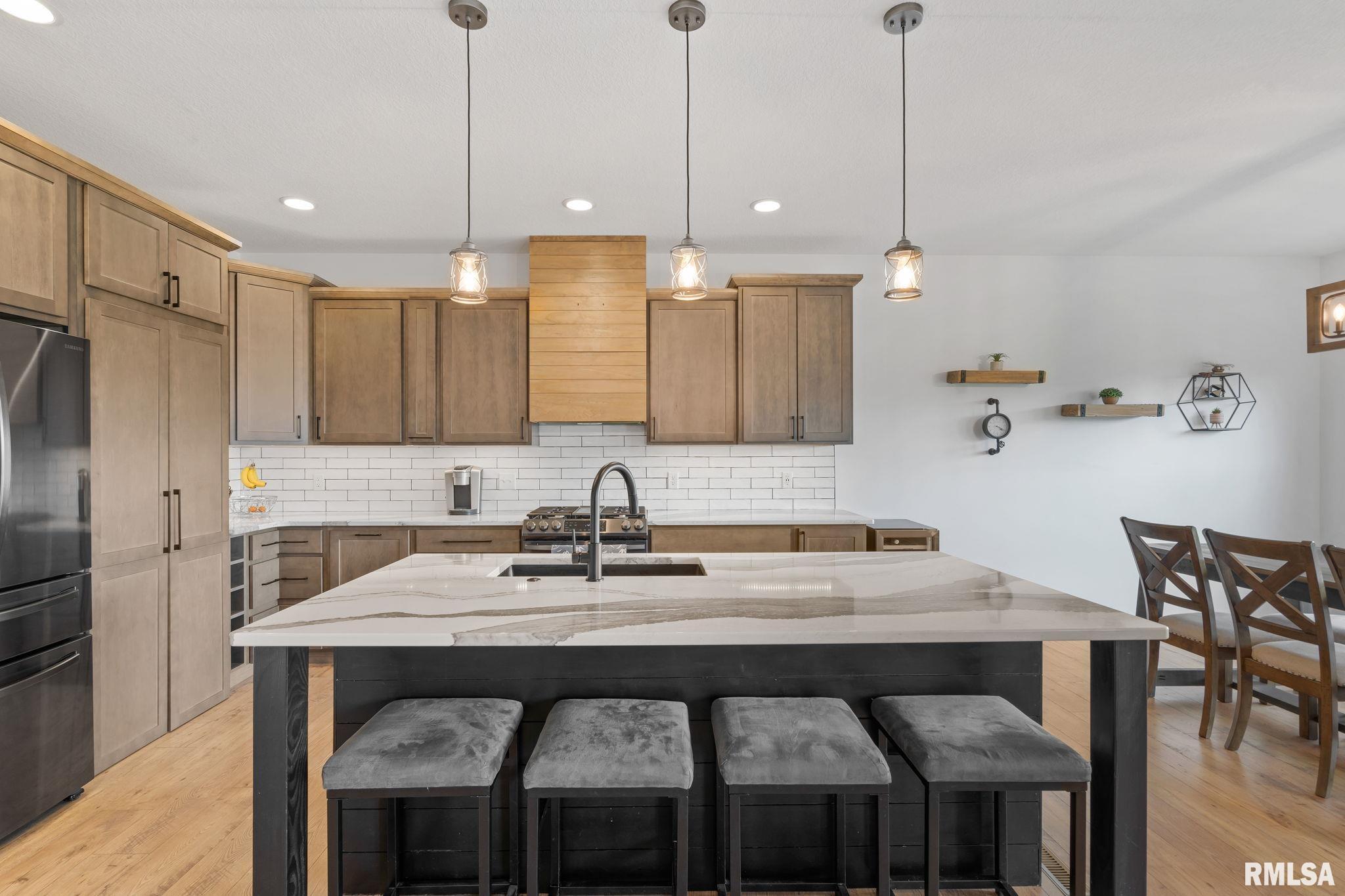 5816 Willmeyer Drive, Bettendorf, Iowa image 13