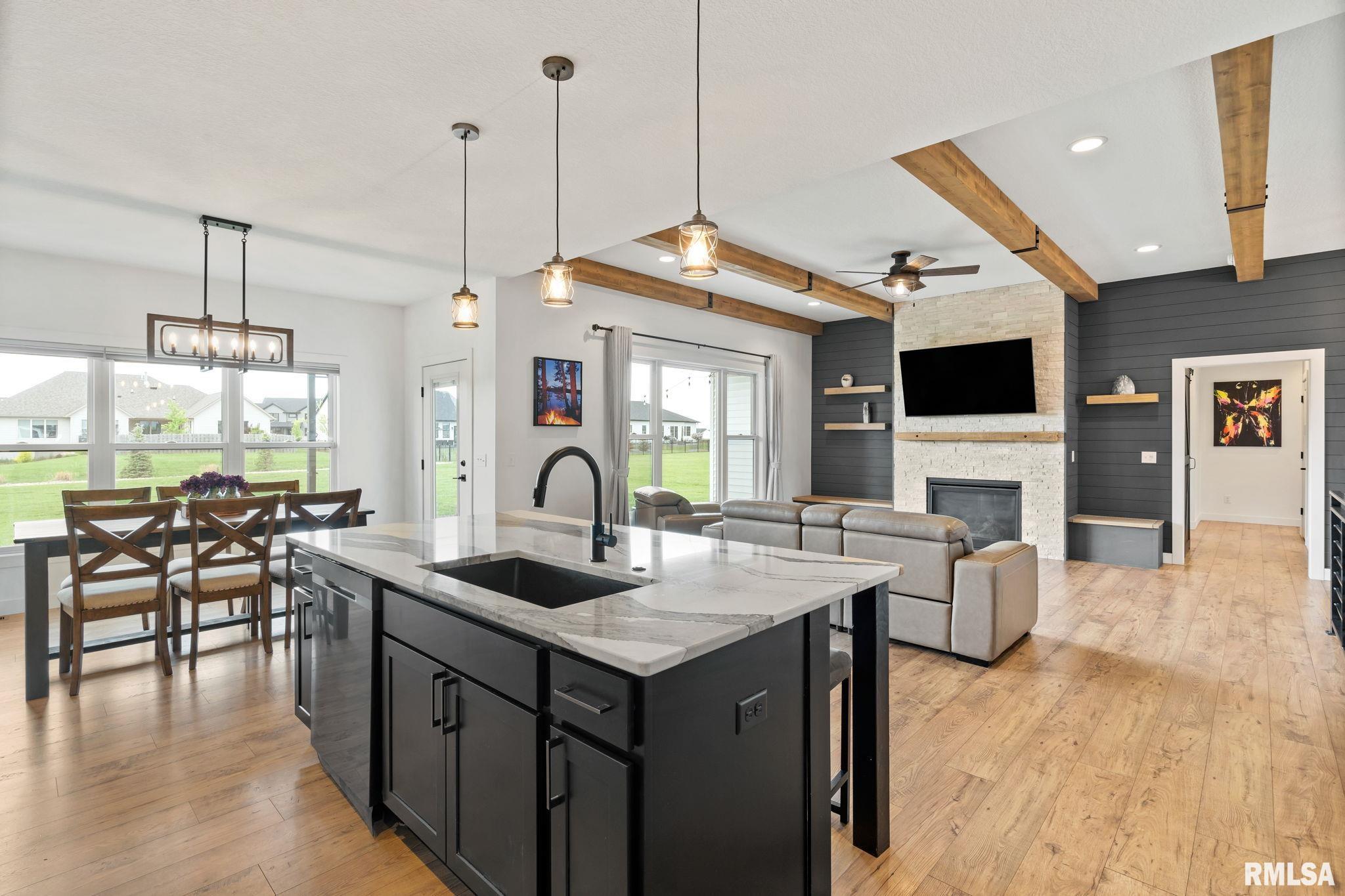 5816 Willmeyer Drive, Bettendorf, Iowa image 15