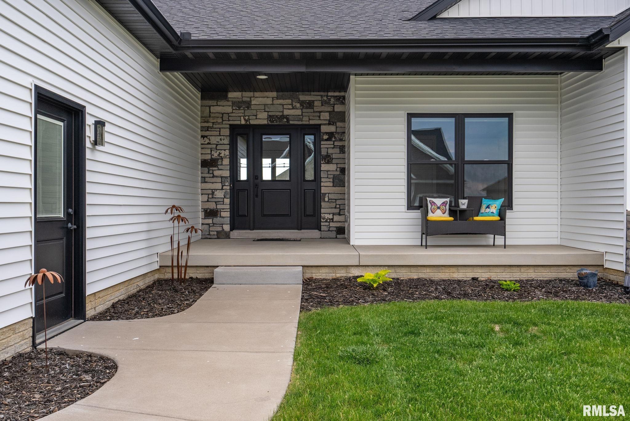 5816 Willmeyer Drive, Bettendorf, Iowa image 3