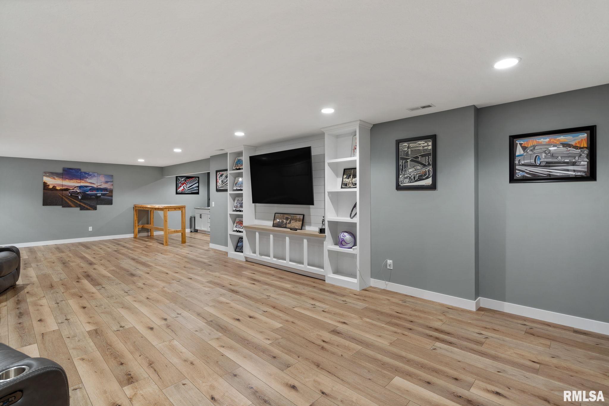 5816 Willmeyer Drive, Bettendorf, Iowa image 35