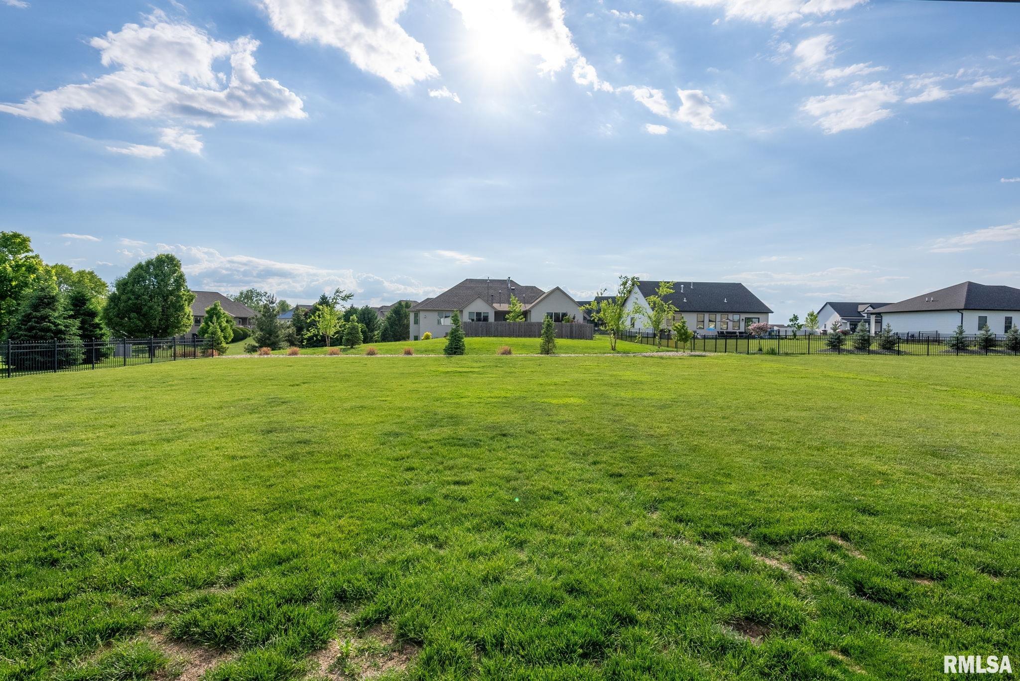 5816 Willmeyer Drive, Bettendorf, Iowa image 44