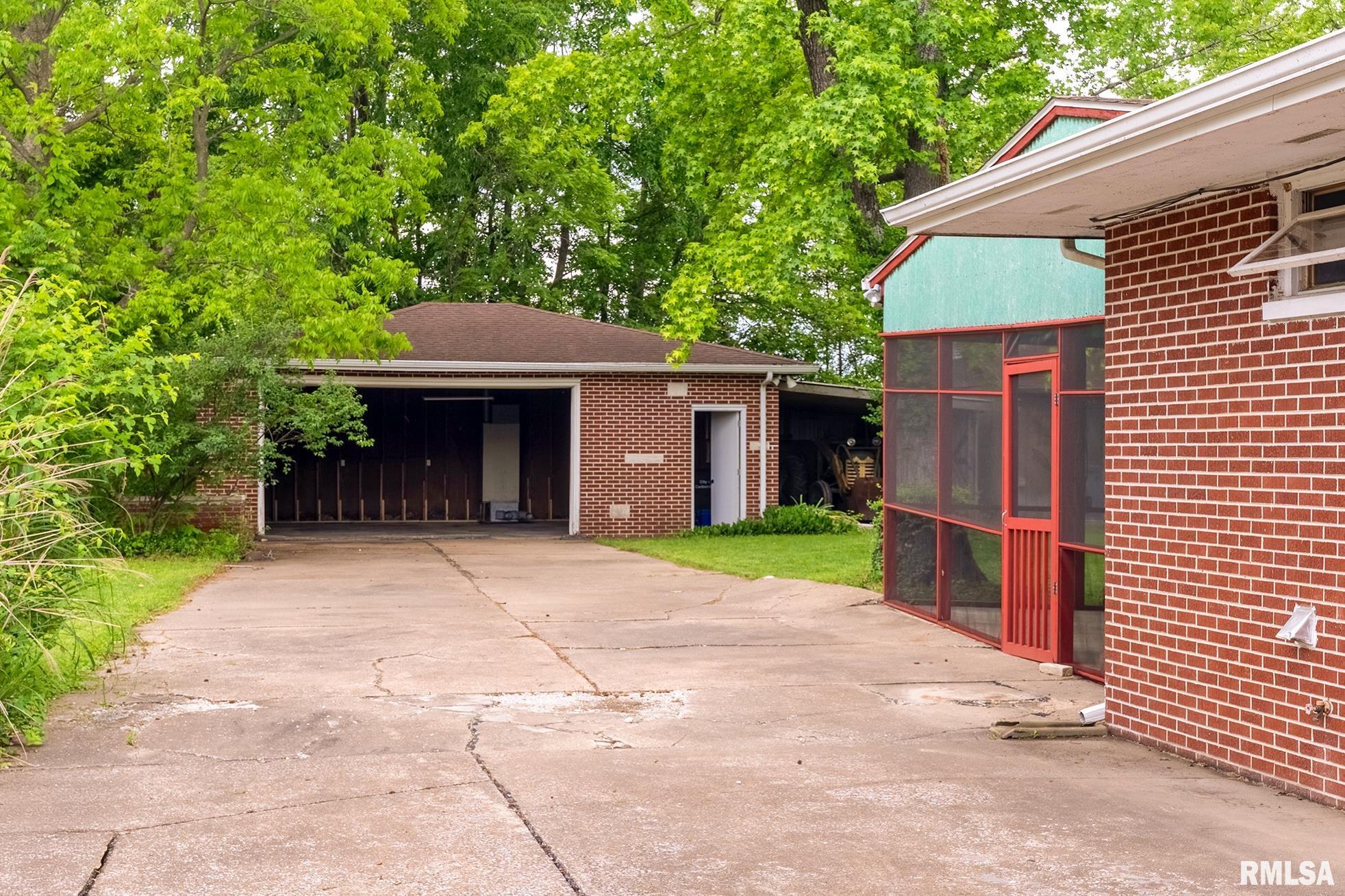 1016 S Giant City Road, Carbondale, Illinois image 37