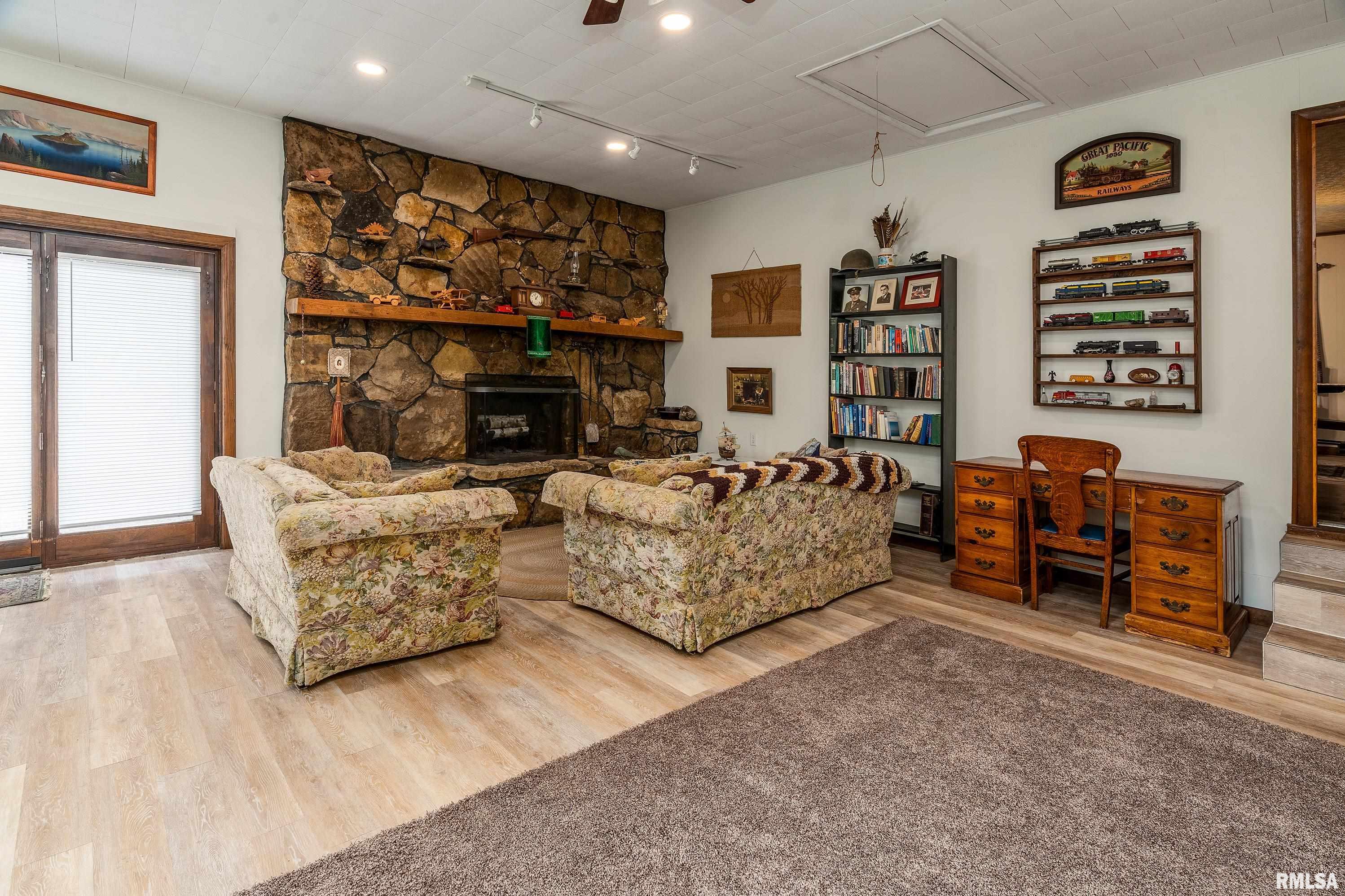 1016 S Giant City Road, Carbondale, Illinois image 19