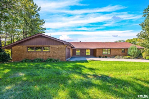 Homes For Sale - 1381 Oak Drive<br/> Marshall County, Lacon, IL 61540