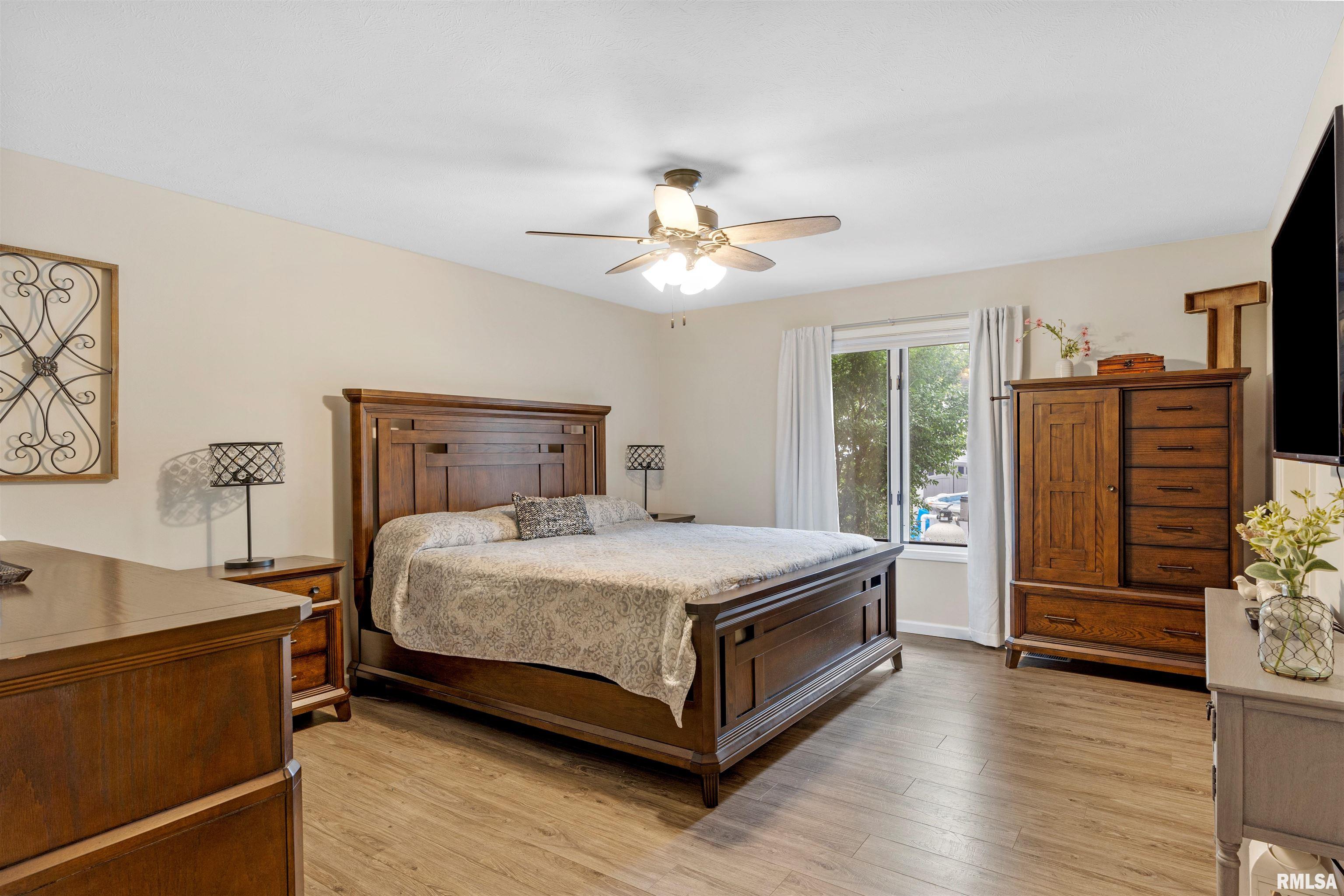 4 Brook Lane, Riverton, Illinois image 9