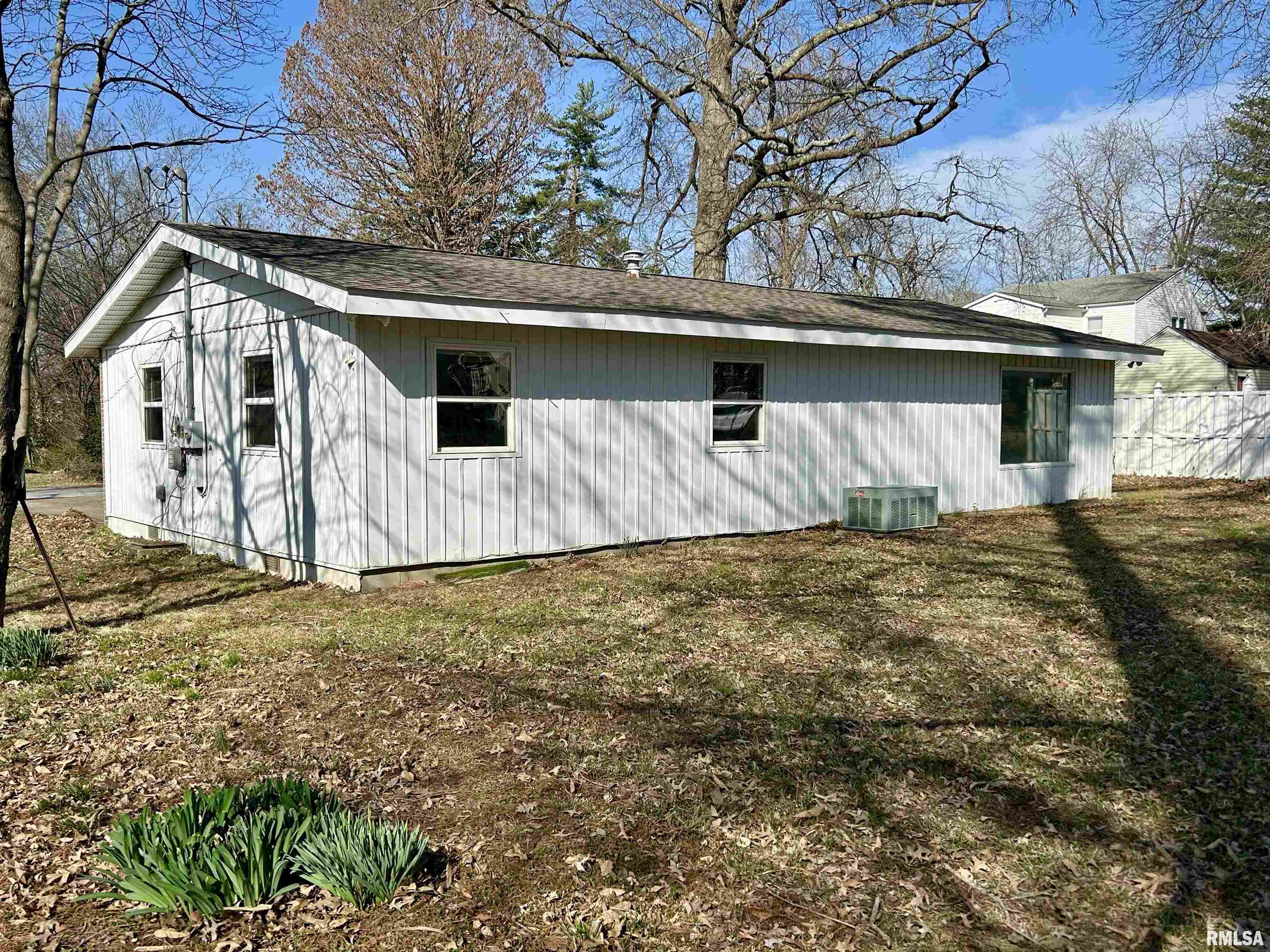 903 W Freeman Street, Carbondale, Illinois image 21
