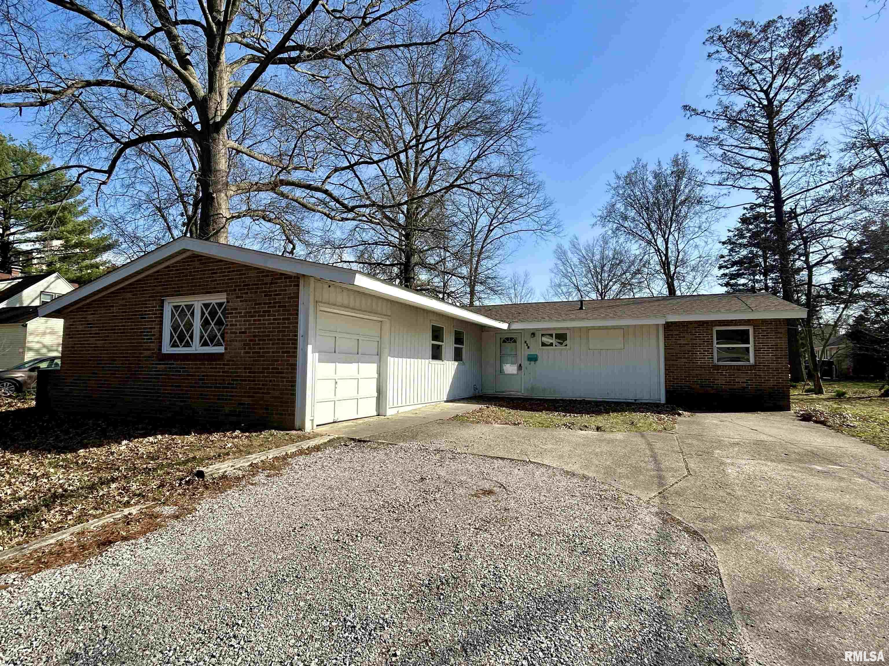 903 W Freeman Street, Carbondale, Illinois image 1