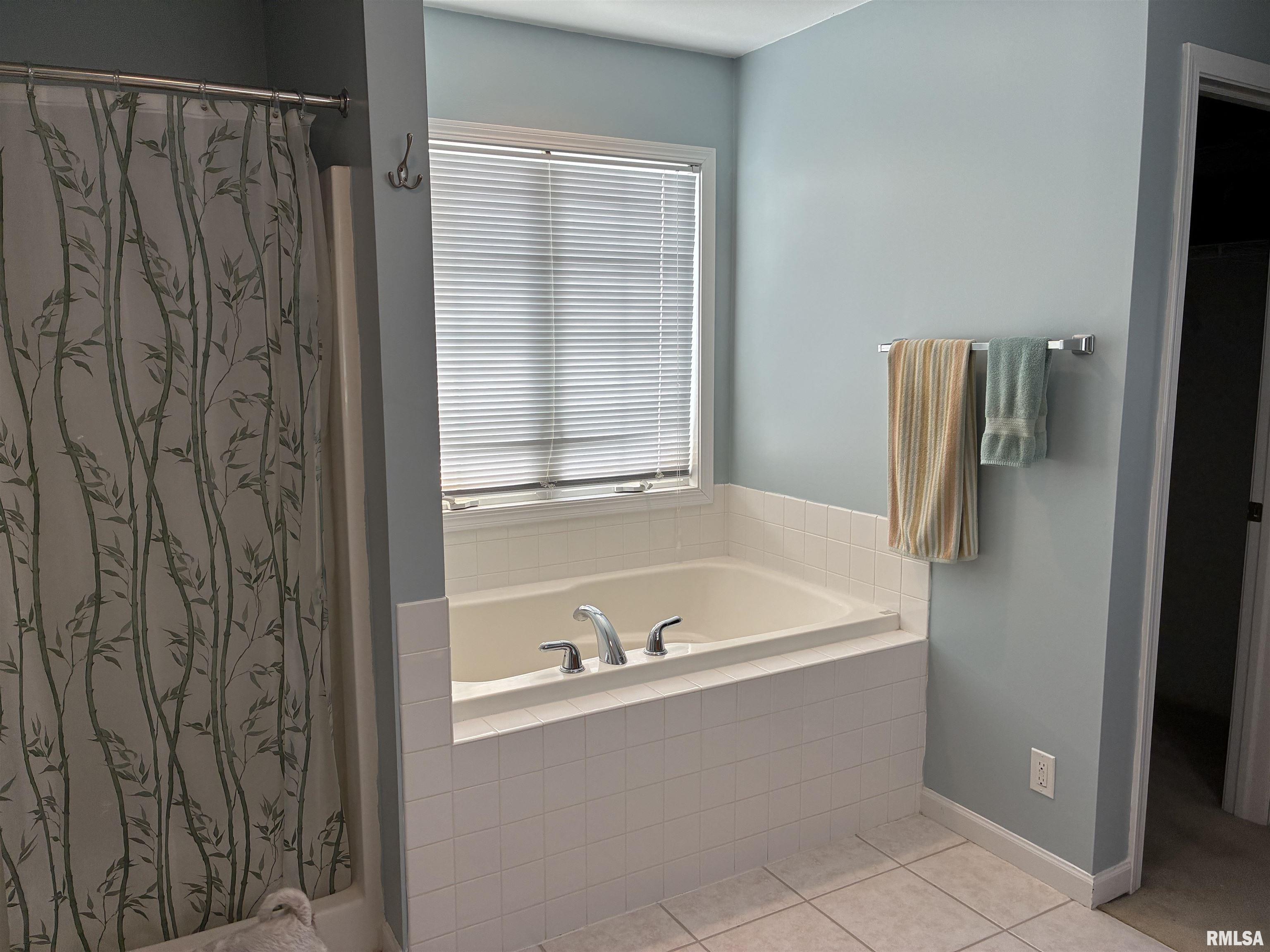 3511 W Brenwick Drive, Peoria, Illinois image 36