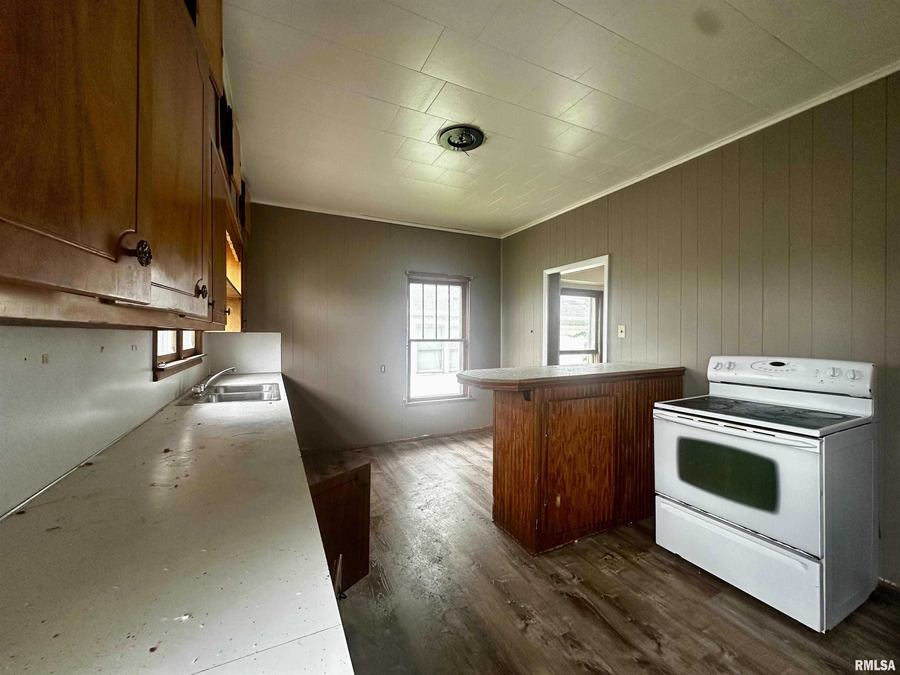 111 E Walker Street, Galatia, Illinois image 10