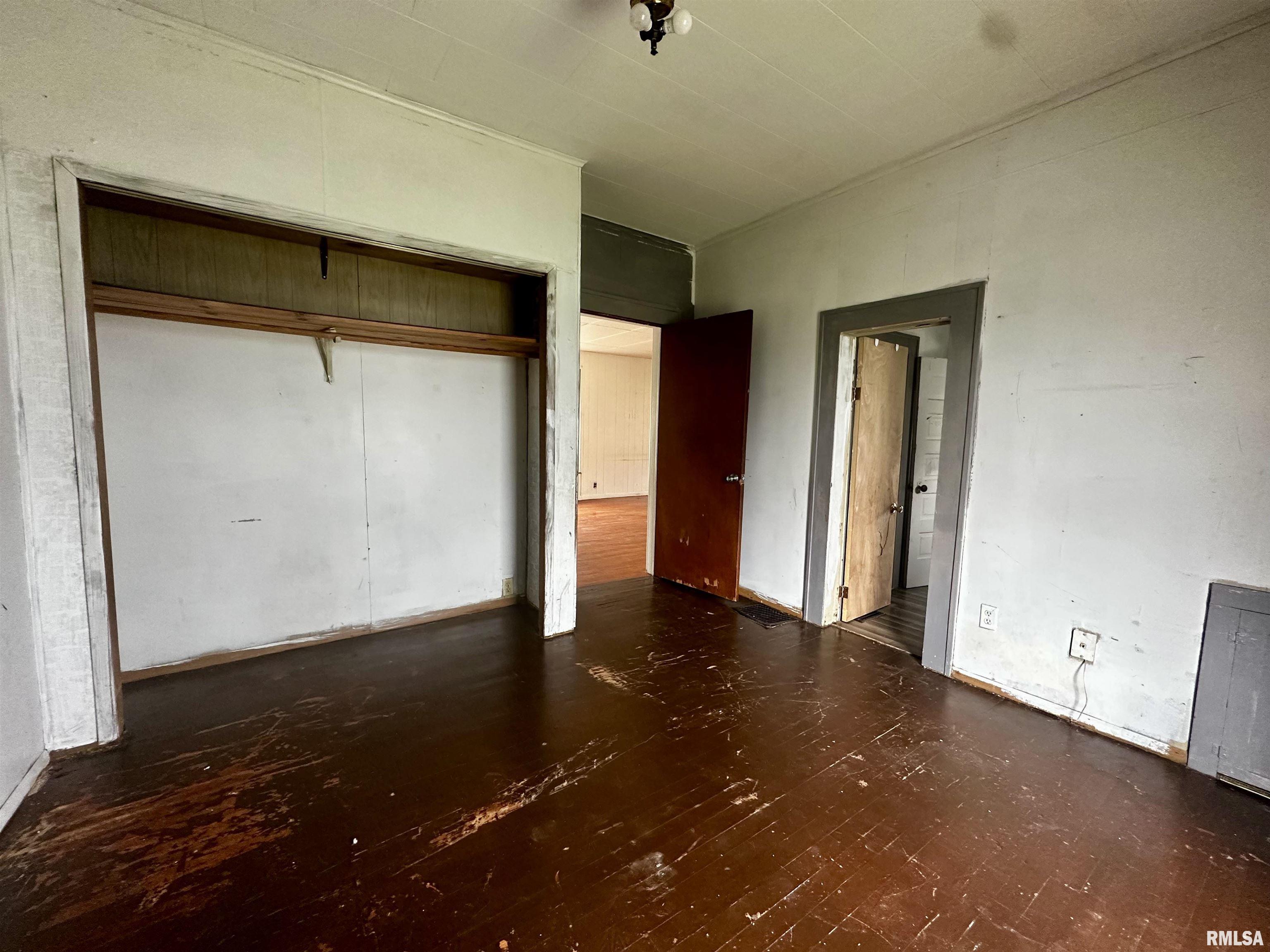 111 E Walker Street, Galatia, Illinois image 6
