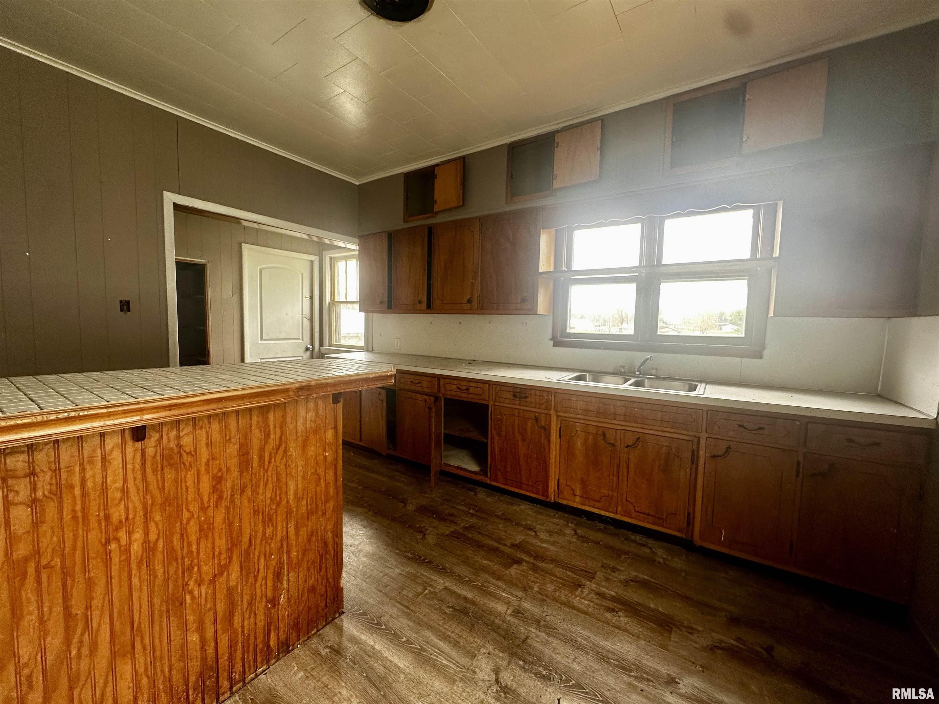 111 E Walker Street, Galatia, Illinois image 12