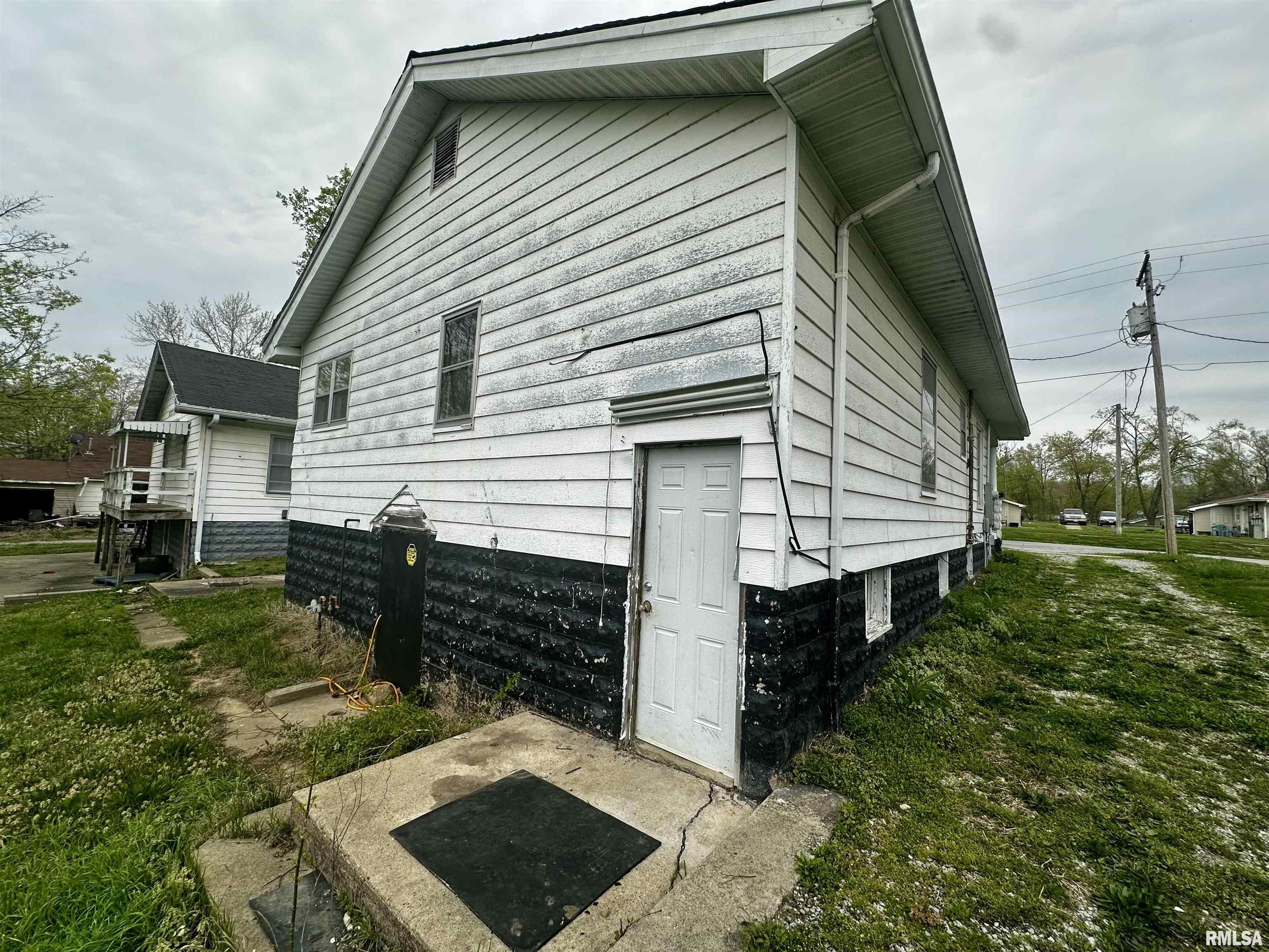 111 E Walker Street, Galatia, Illinois image 15