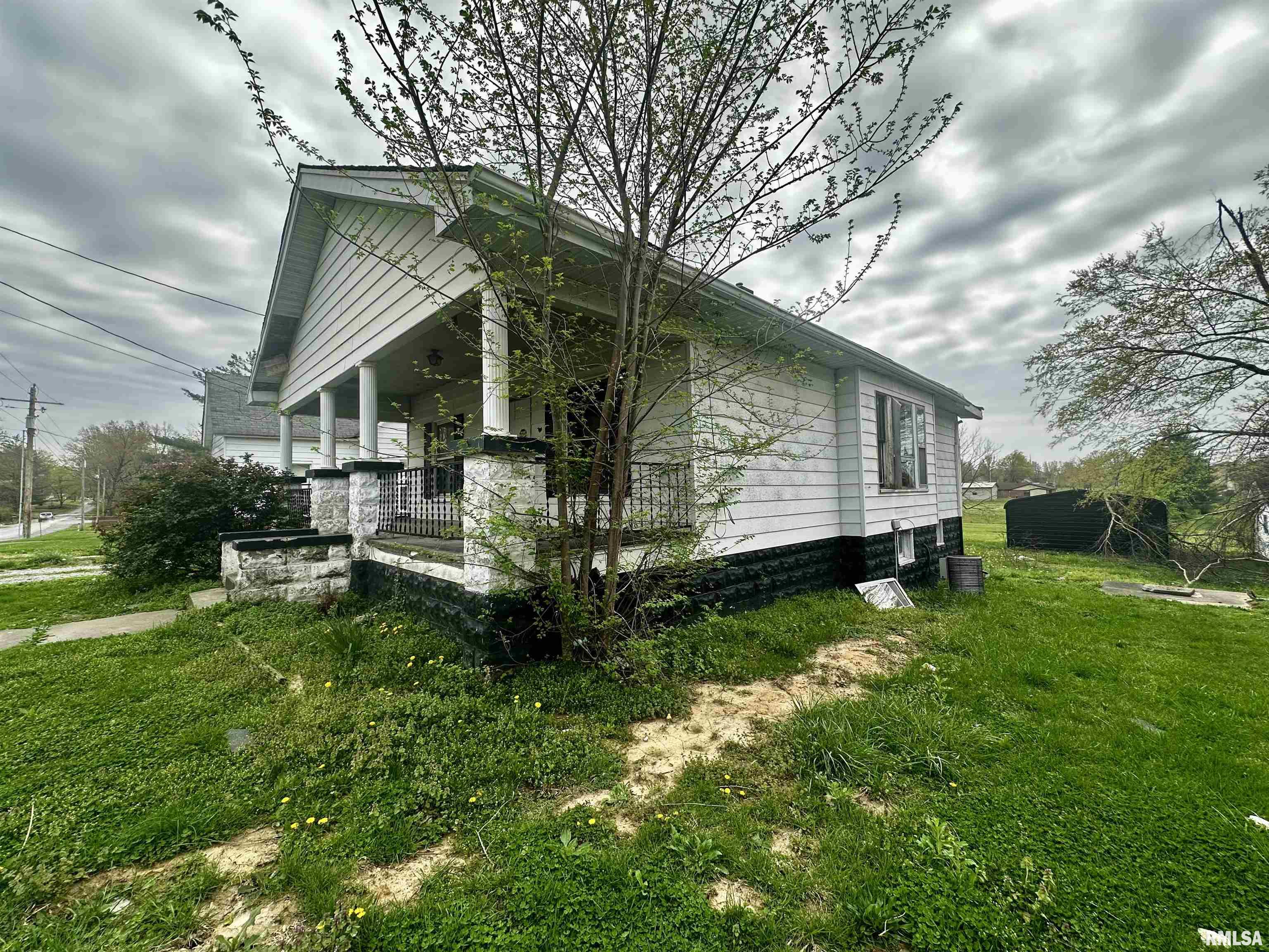 111 E Walker Street, Galatia, Illinois image 16