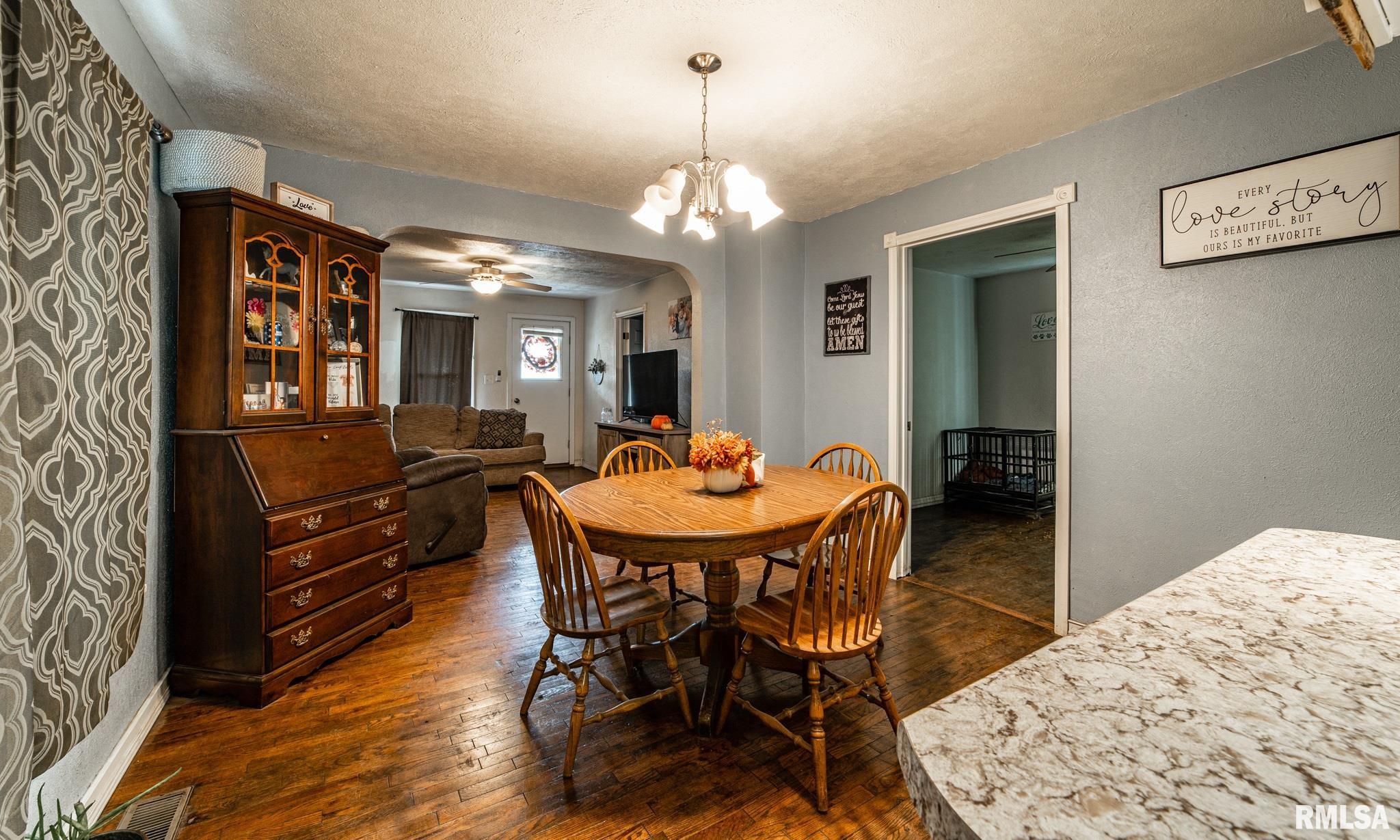 1108 6th Street, Lincoln, Illinois image 5