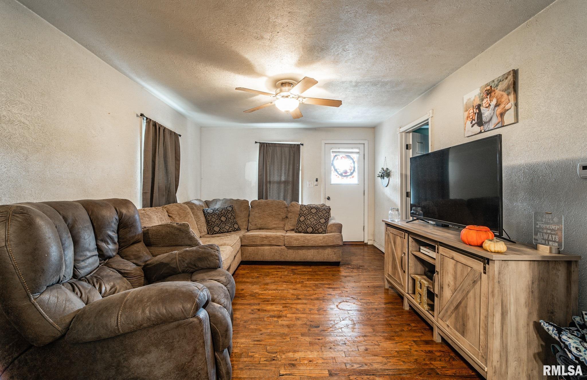 1108 6th Street, Lincoln, Illinois image 3