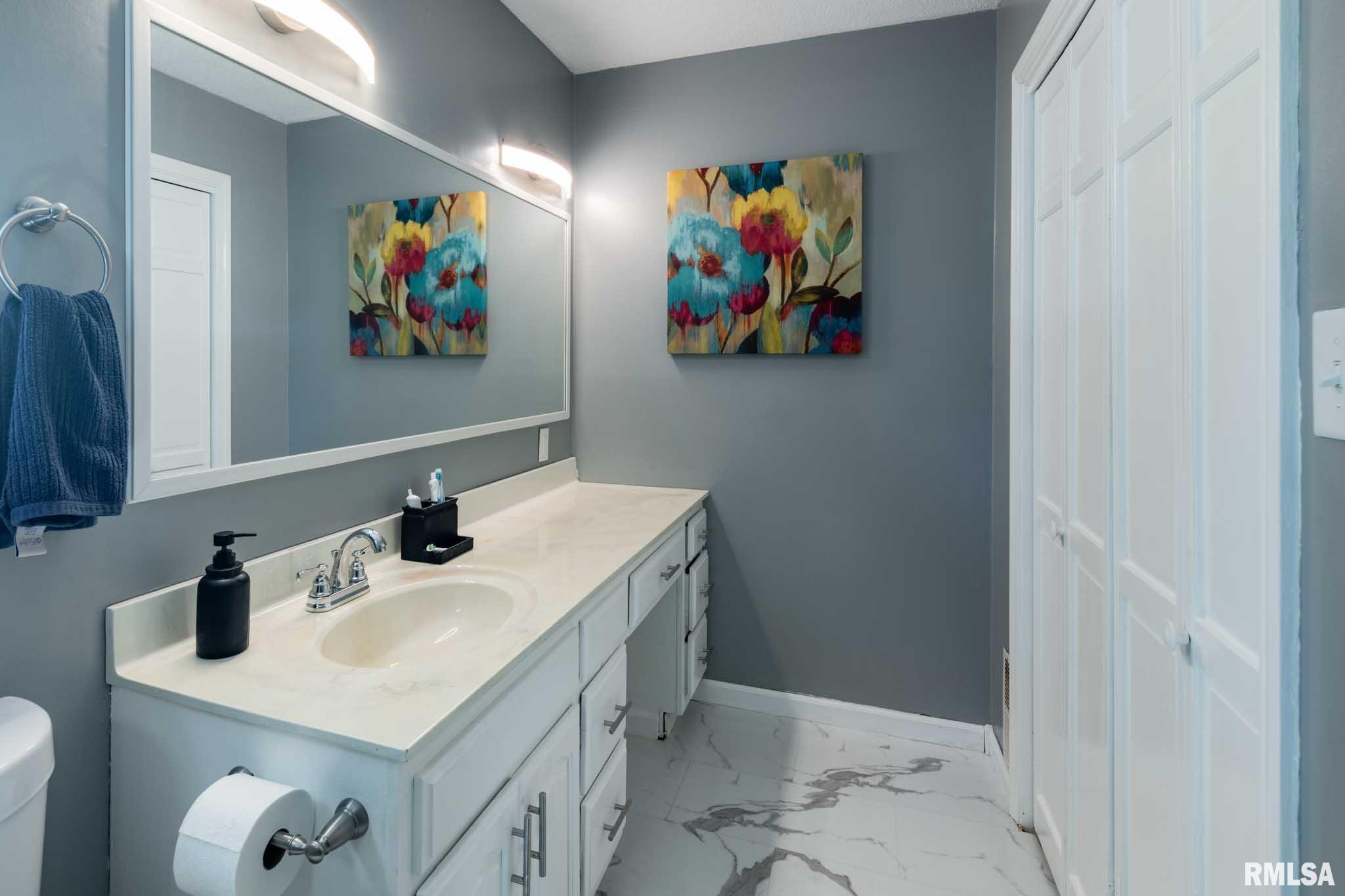 1203 Abbey Lane, Marion, Illinois image 18